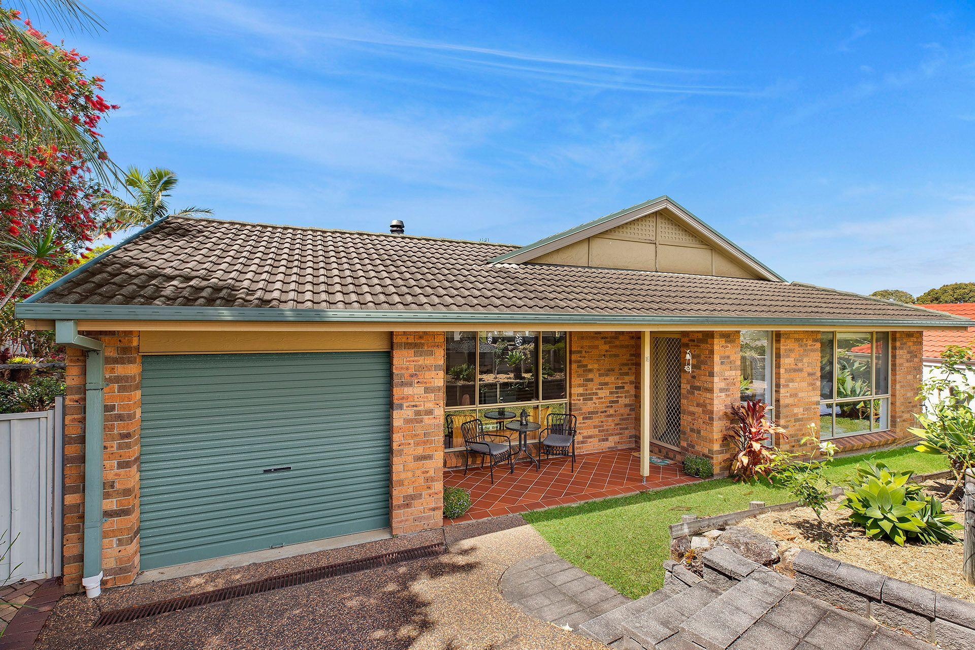 Prop-GPT: House: NSW Bateau Bay, NSW 2261 Home For Rent