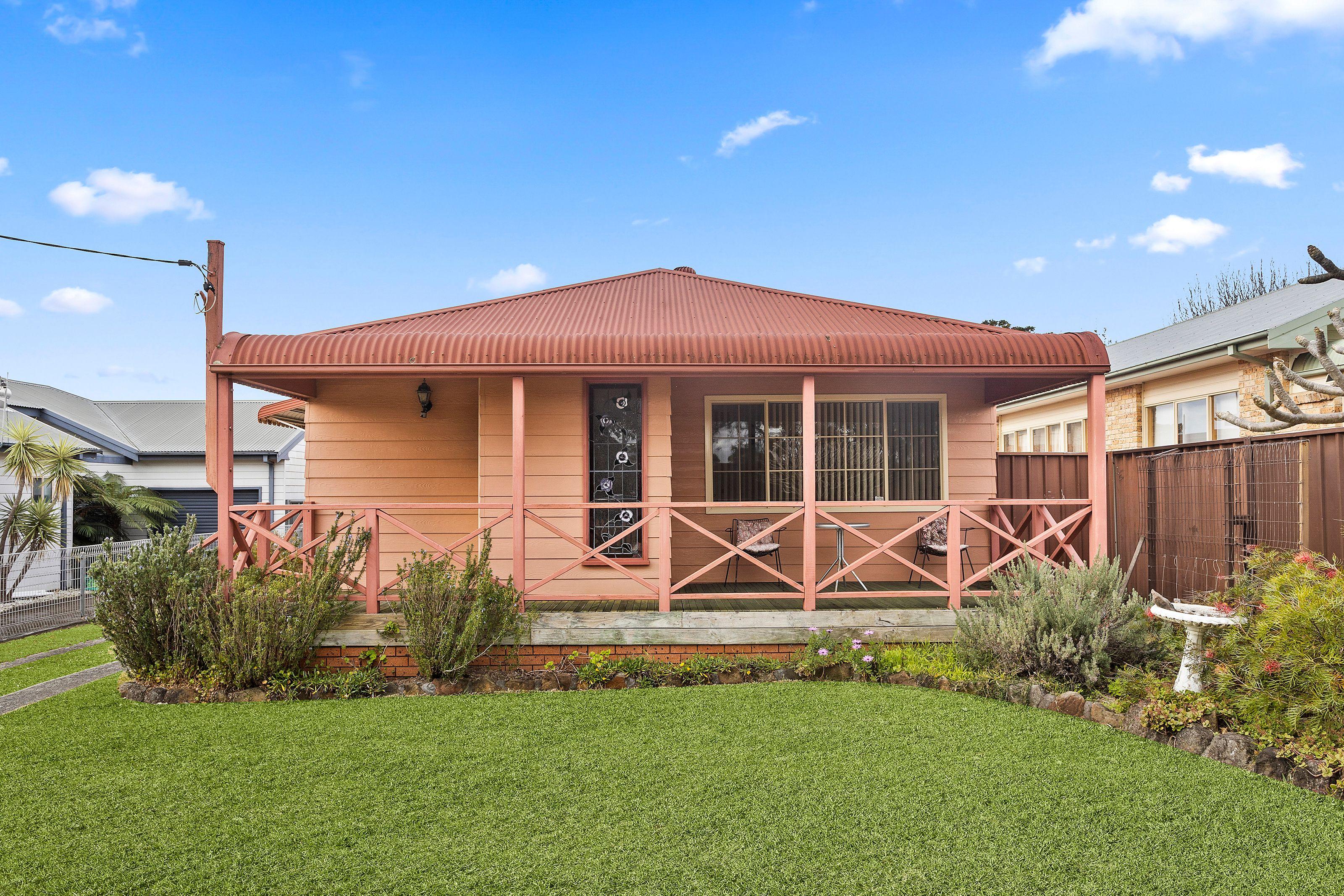 Prop-GPT: House: NSW Shellharbour, NSW 2529 Home For Rent