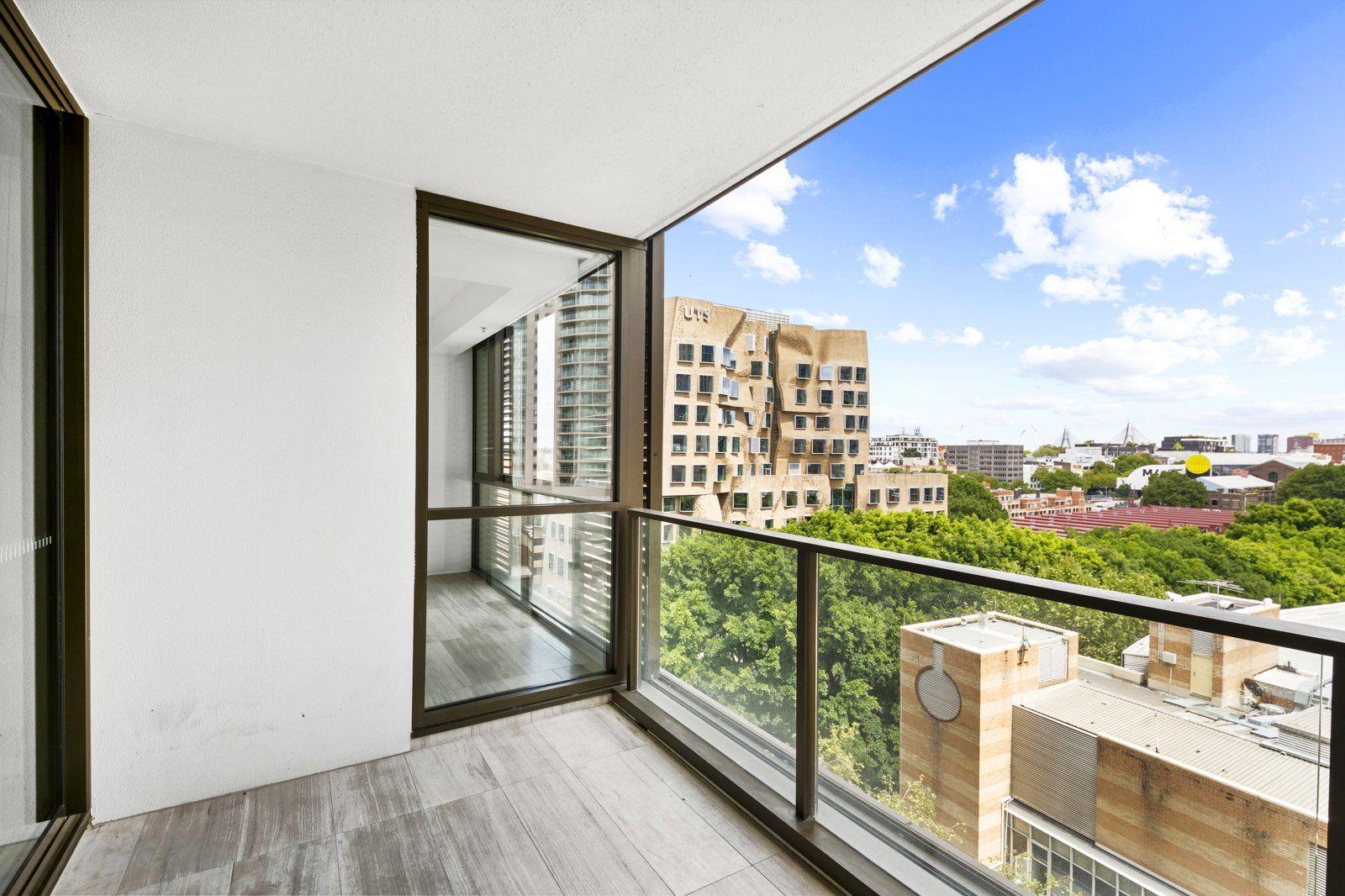 Luxurious Apartment with Three bedrooms in Prime CBD Location