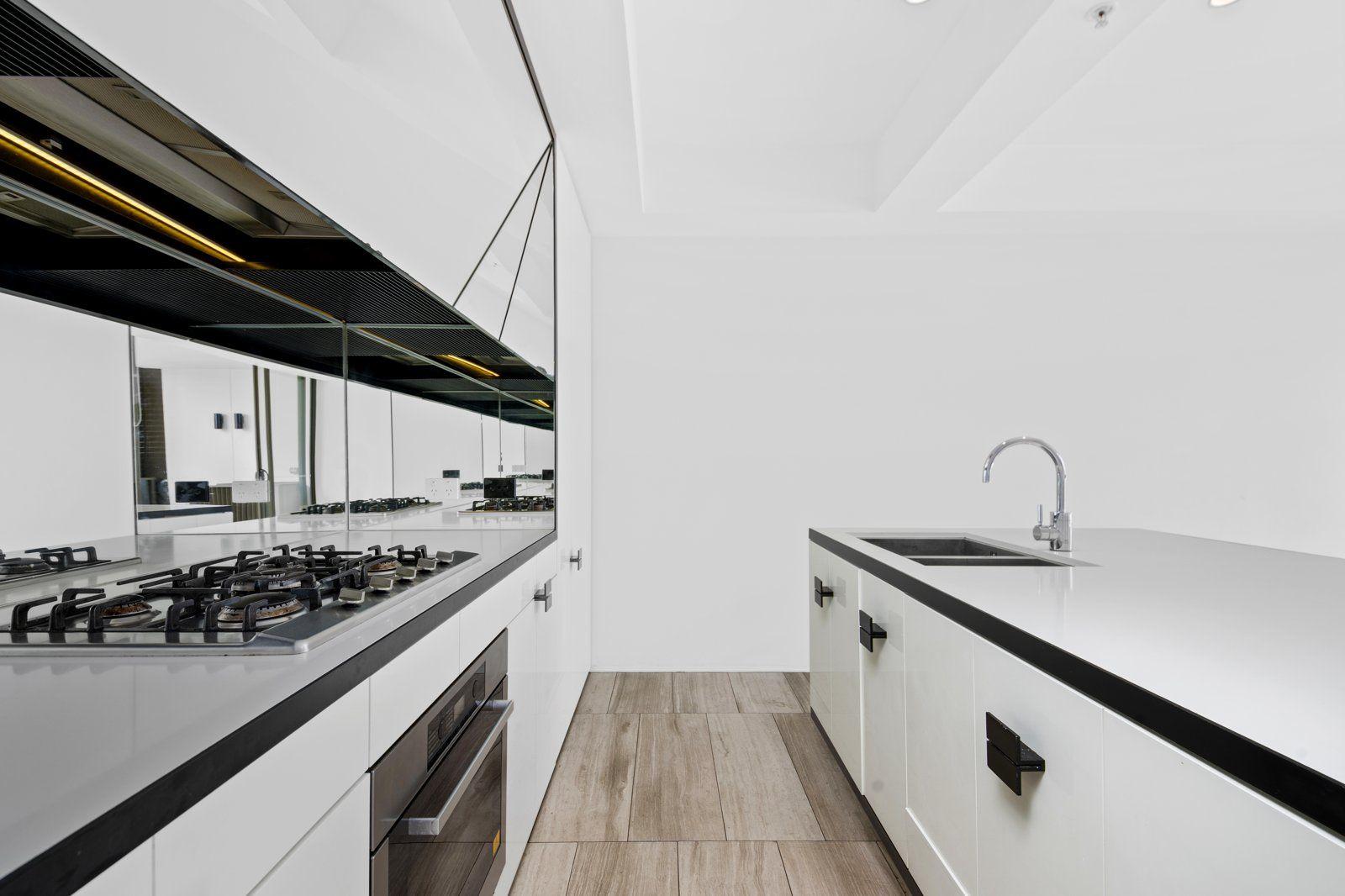 Luxurious Apartment with Three bedrooms in Prime CBD Location