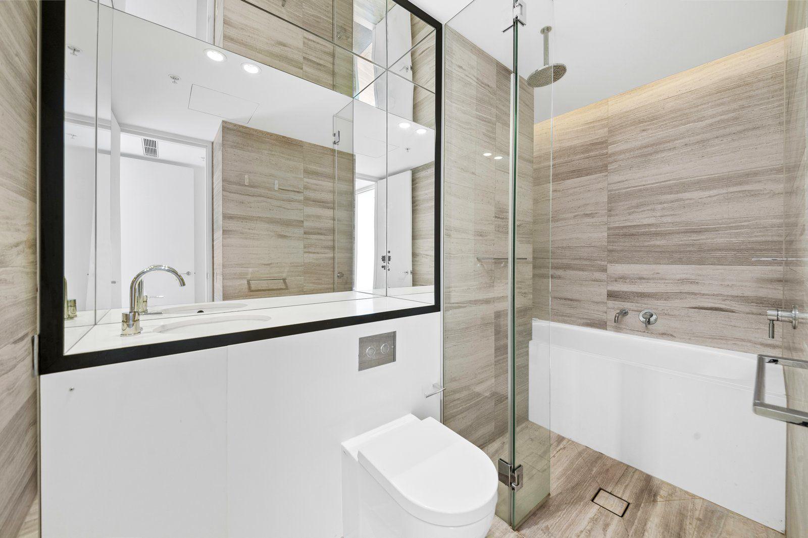 Luxurious Apartment with Three bedrooms in Prime CBD Location