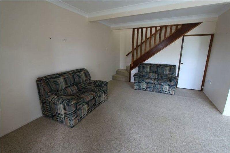 Townhouse for Rent: Wandal, QLD 4700, QLD, 4700