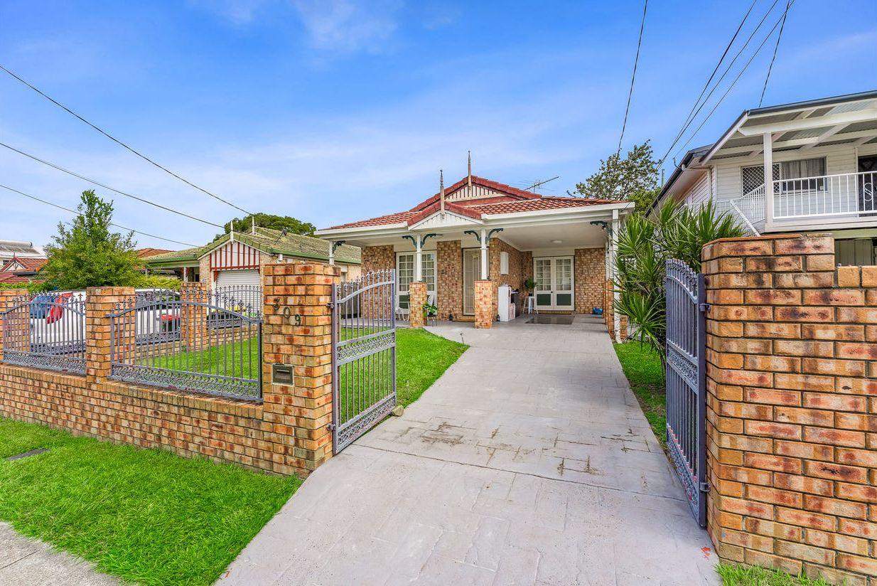 Family Living in the Heart of Coopers Plains