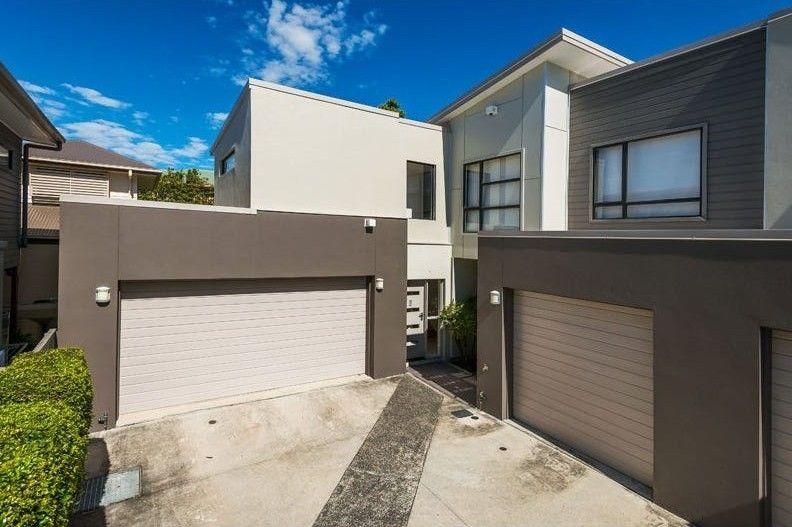 Prop-GPT: Townhouse: QLD Annerley, QLD 4103 Home For Rent