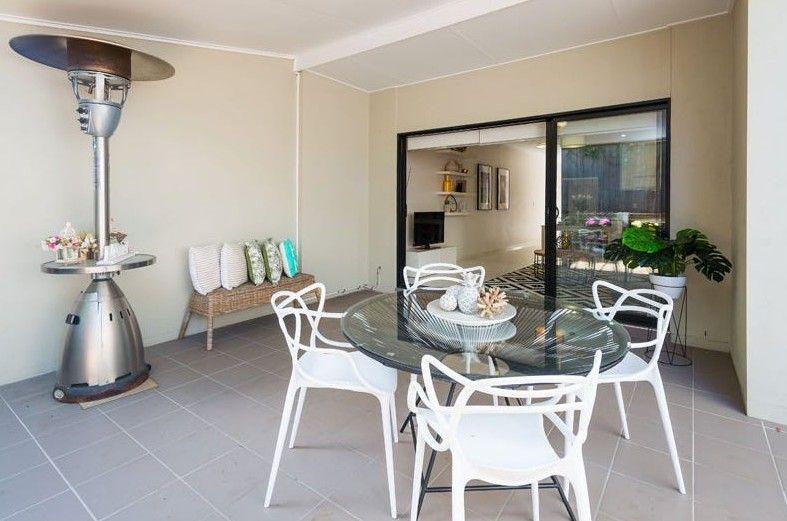 Modern 3-Bedroom Retreat in Annerley