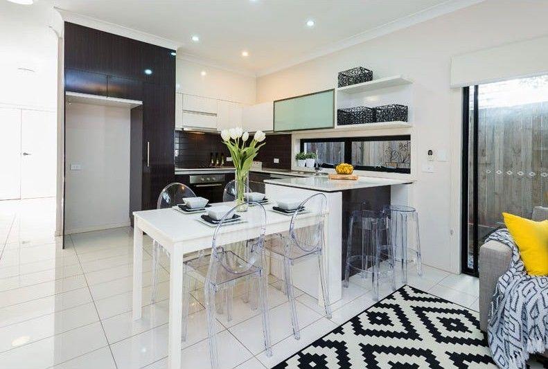 Modern 3-Bedroom Retreat in Annerley