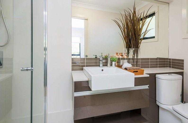 Modern 3-Bedroom Retreat in Annerley