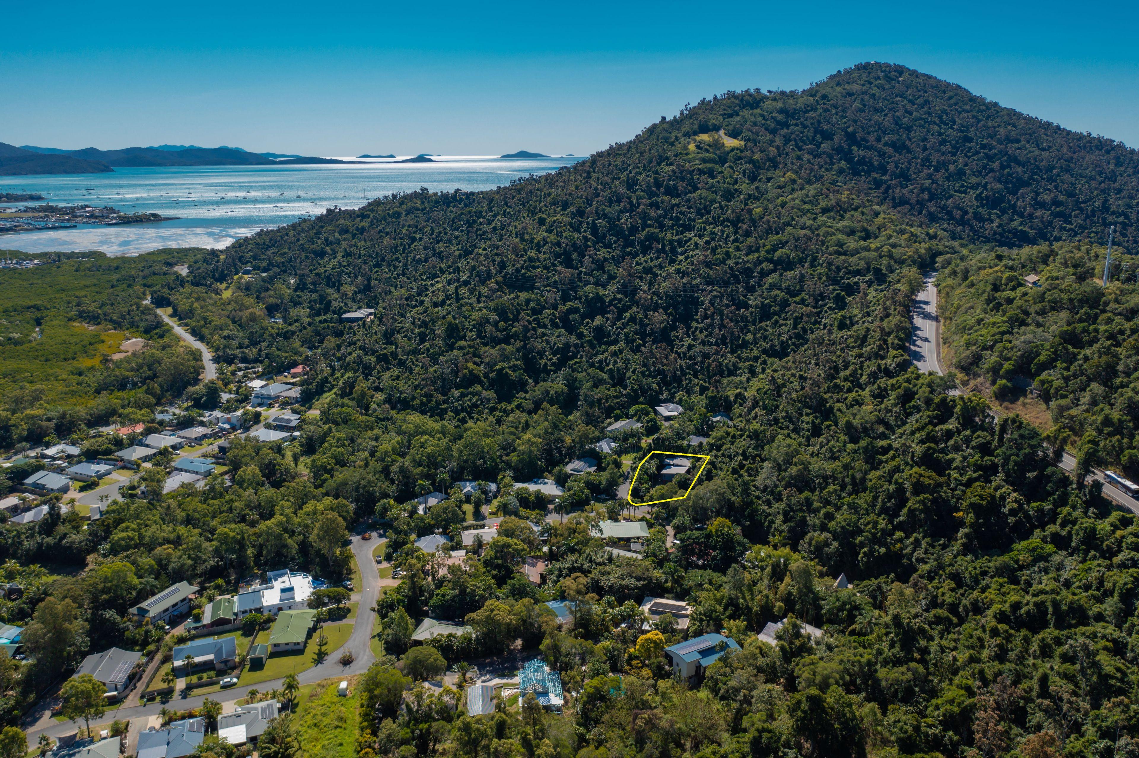 3 Bedroom Home in Rain-forest setting