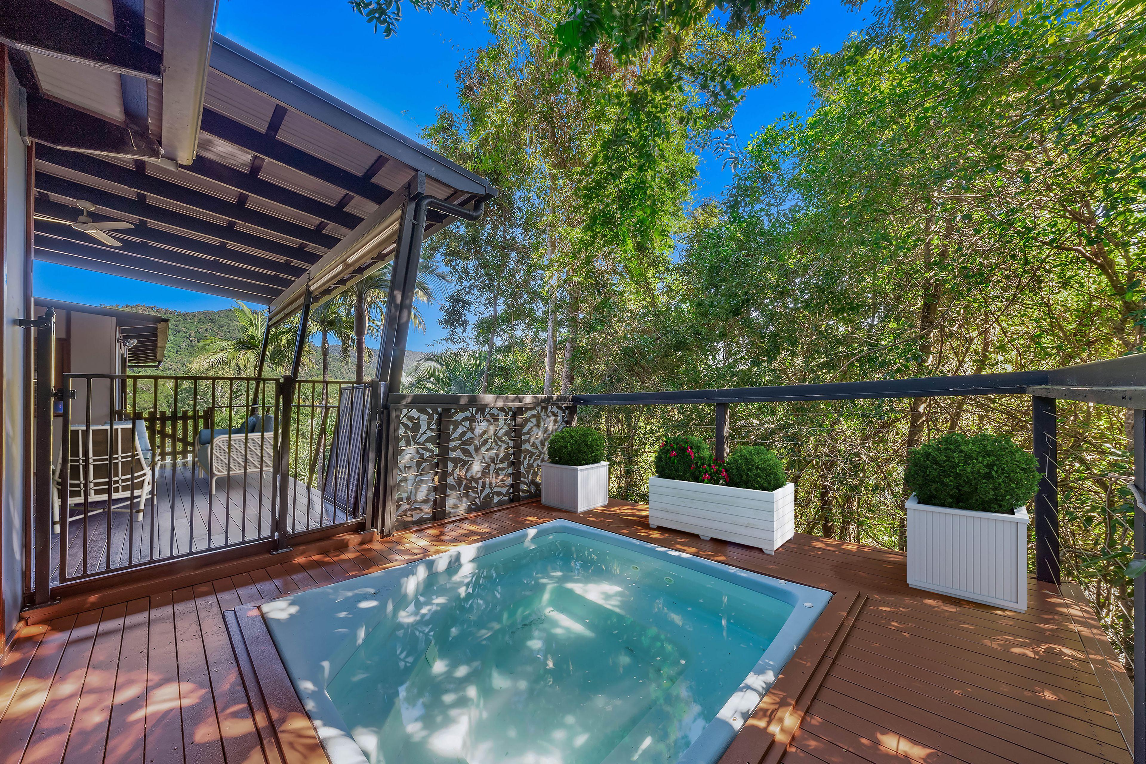 3 Bedroom Home in Rain-forest setting