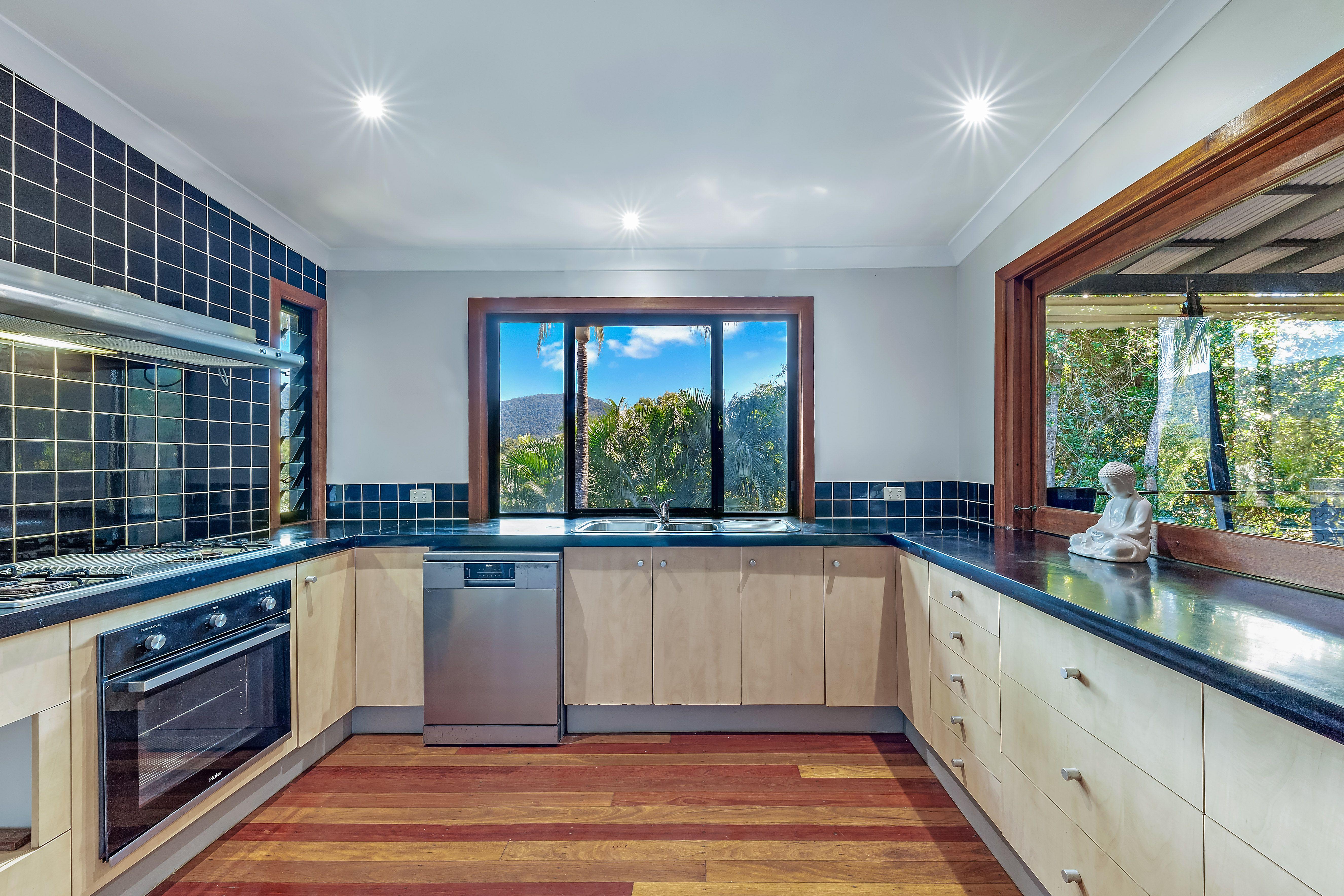 3 Bedroom Home in Rain-forest setting