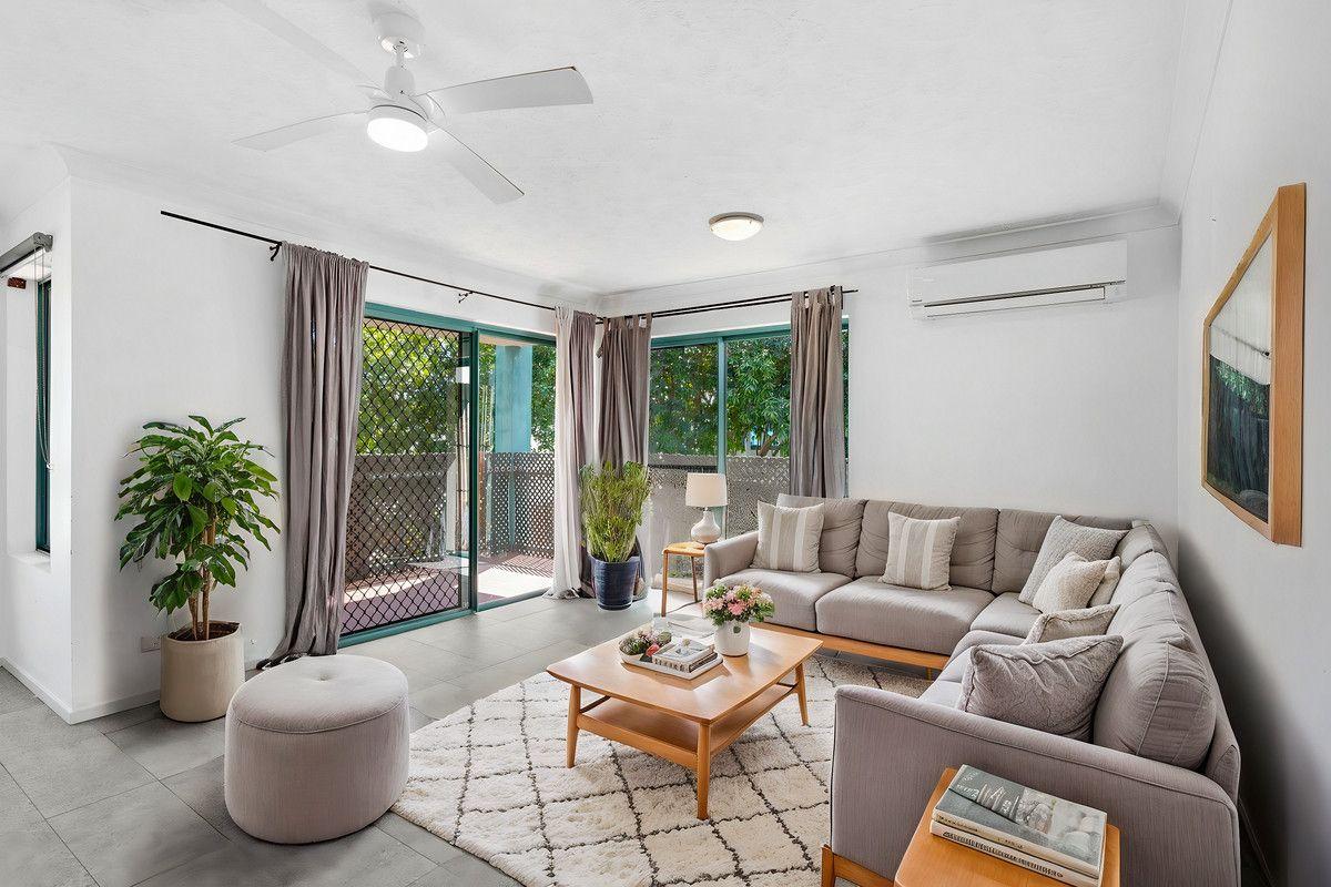 Prop-GPT: Property: QLD Mermaid Beach, QLD 4218 Queensland 4218