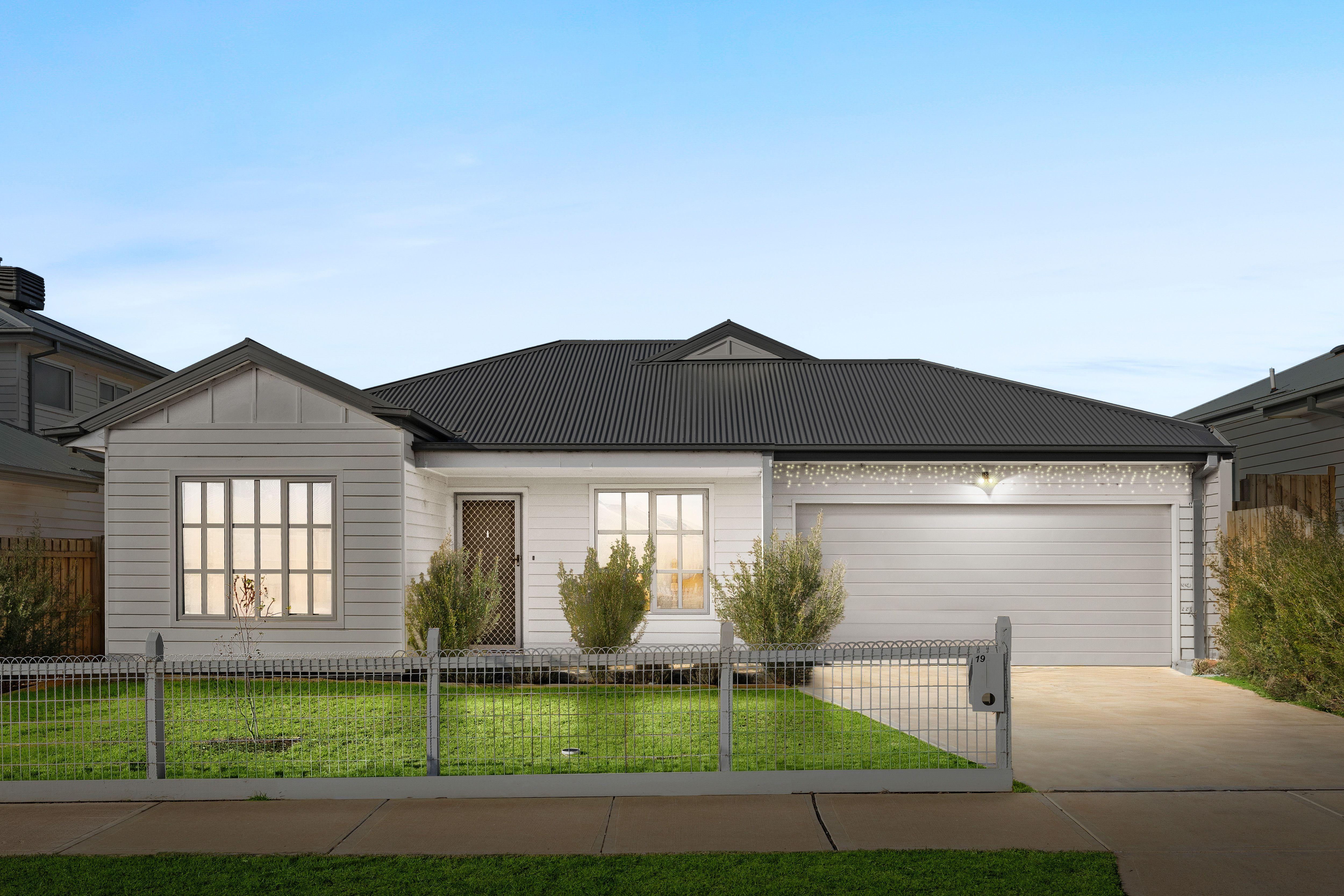 Prop-GPT: House: VIC Eynesbury, VIC 3338 Home For Rent