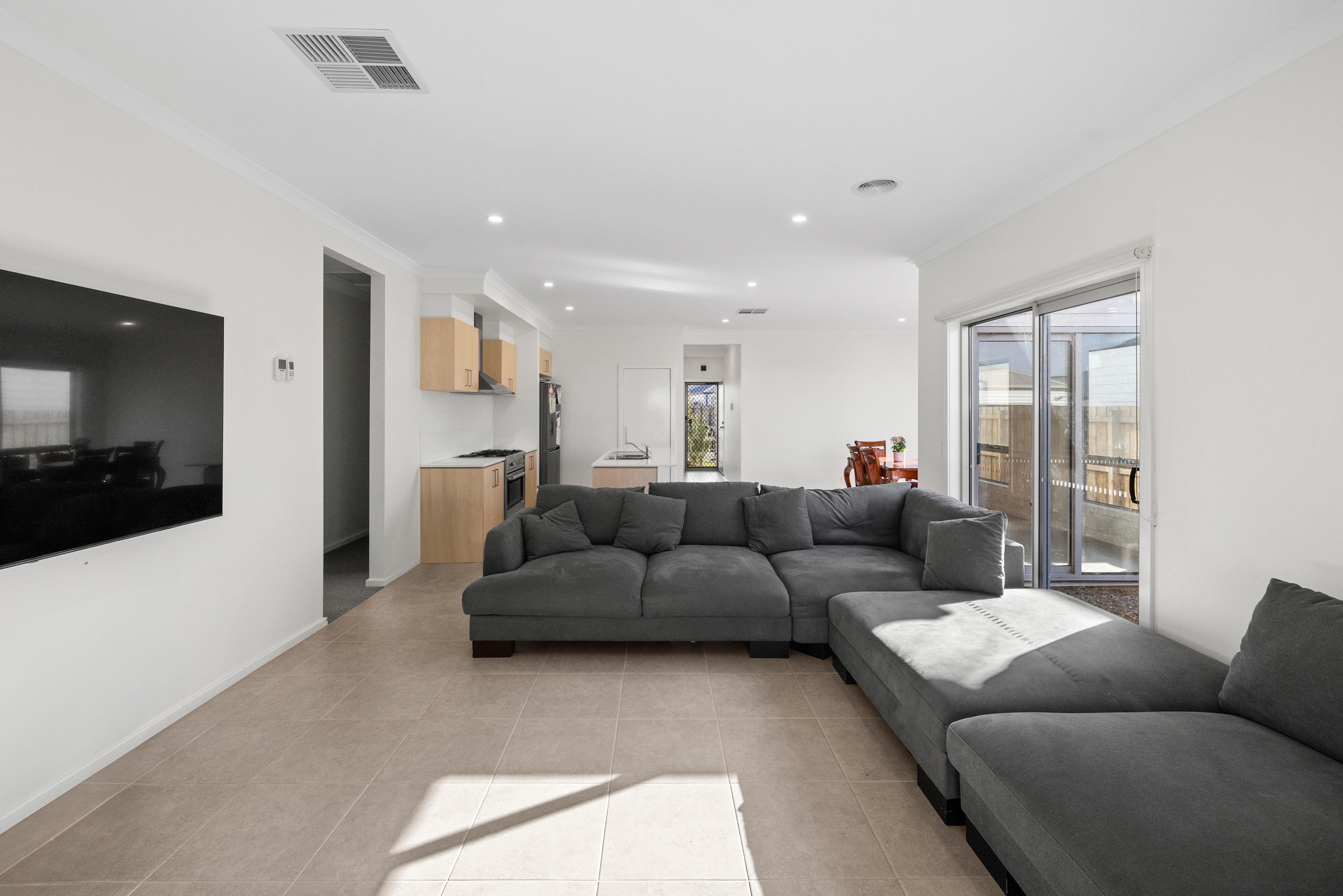 HOME FOR RENT IN EYNESBURY