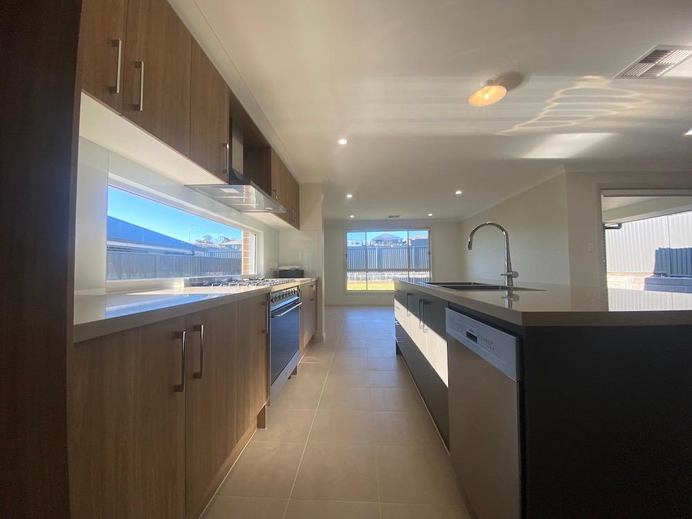 House for Rent: Thirlmere, NSW 2572, NSW, 2572