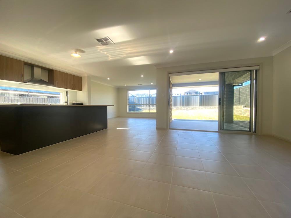 House for Rent: Thirlmere, NSW 2572, NSW, 2572