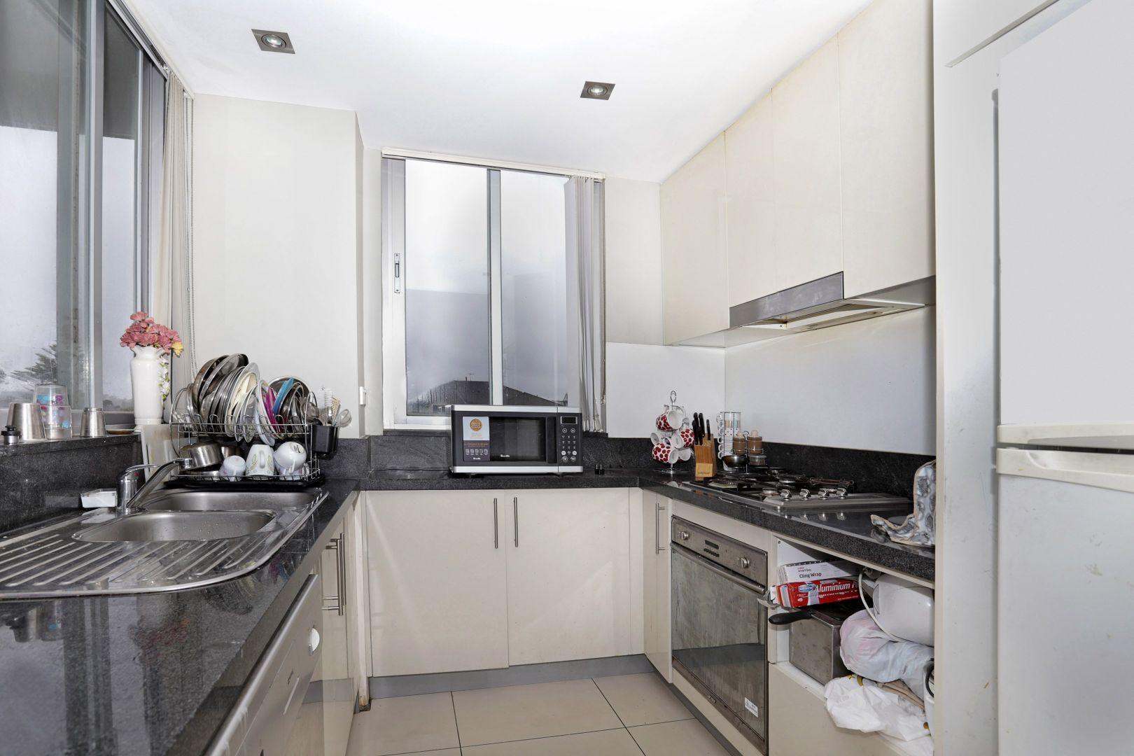 Modern Apartment Living with Stunning Views - Prime Location in Waitara/Hornsby