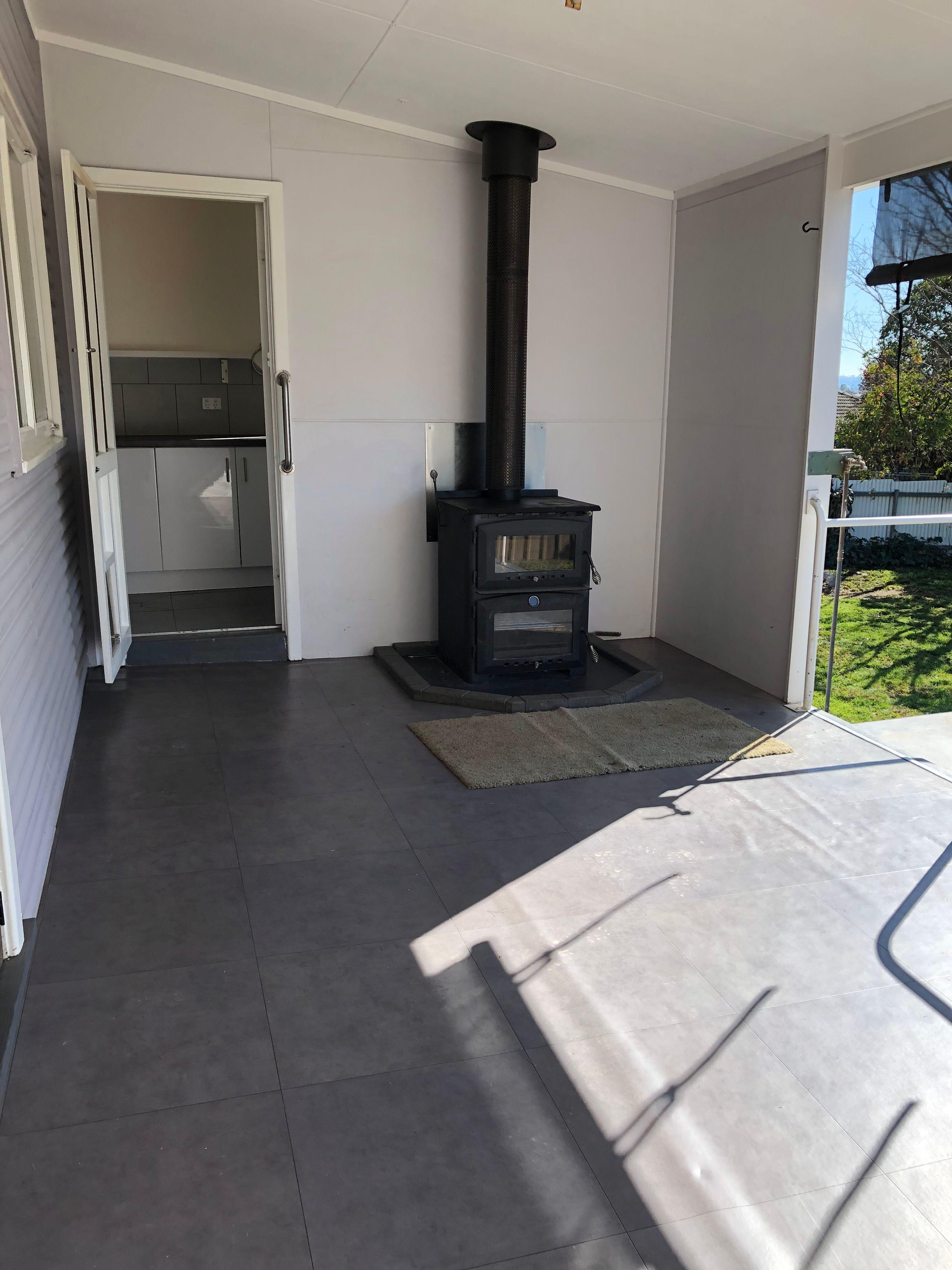House for Rent: Tumut, NSW 2720, NSW, 2720