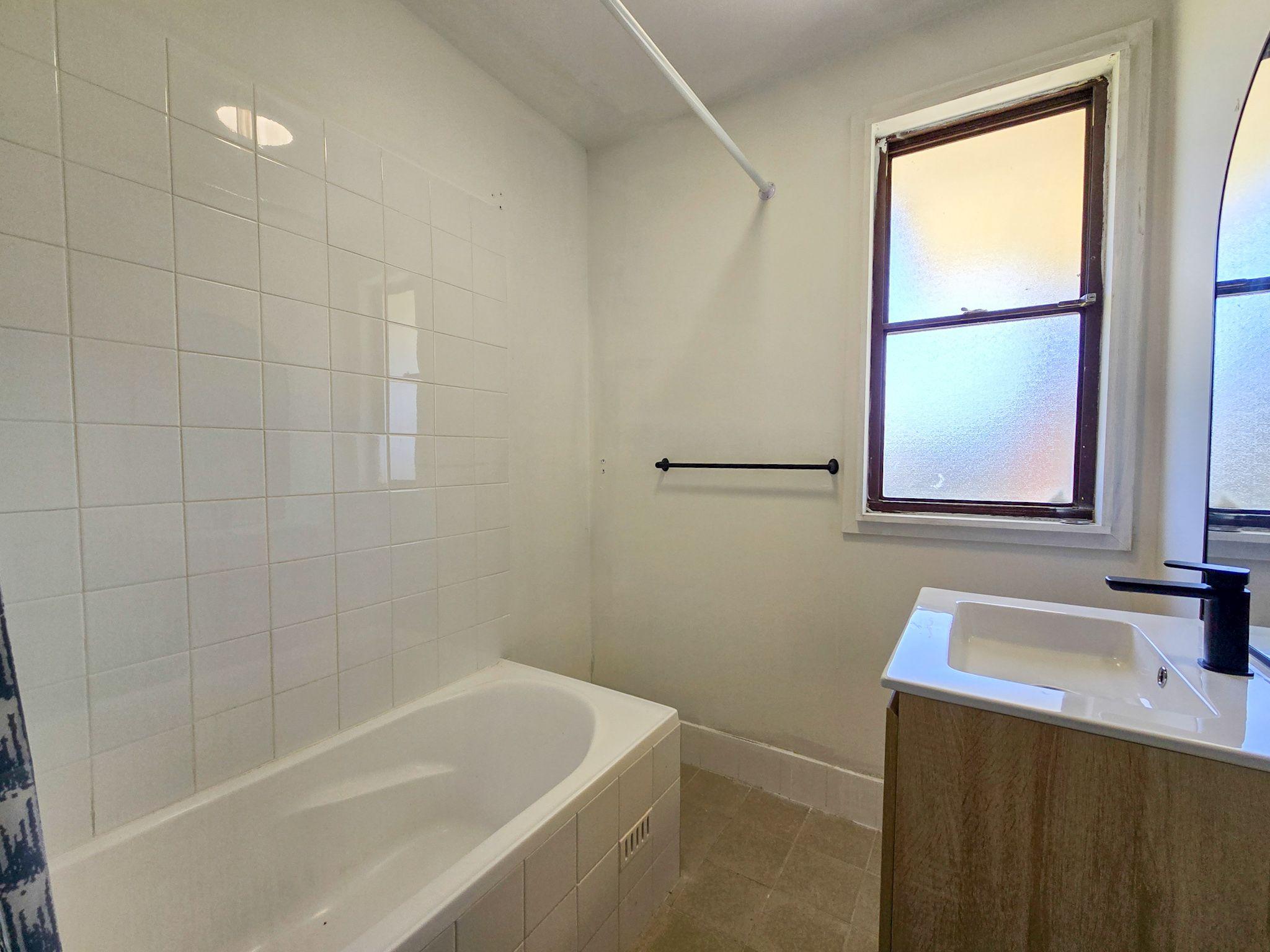 House for Rent: Airds, NSW 2560, NSW, 2560