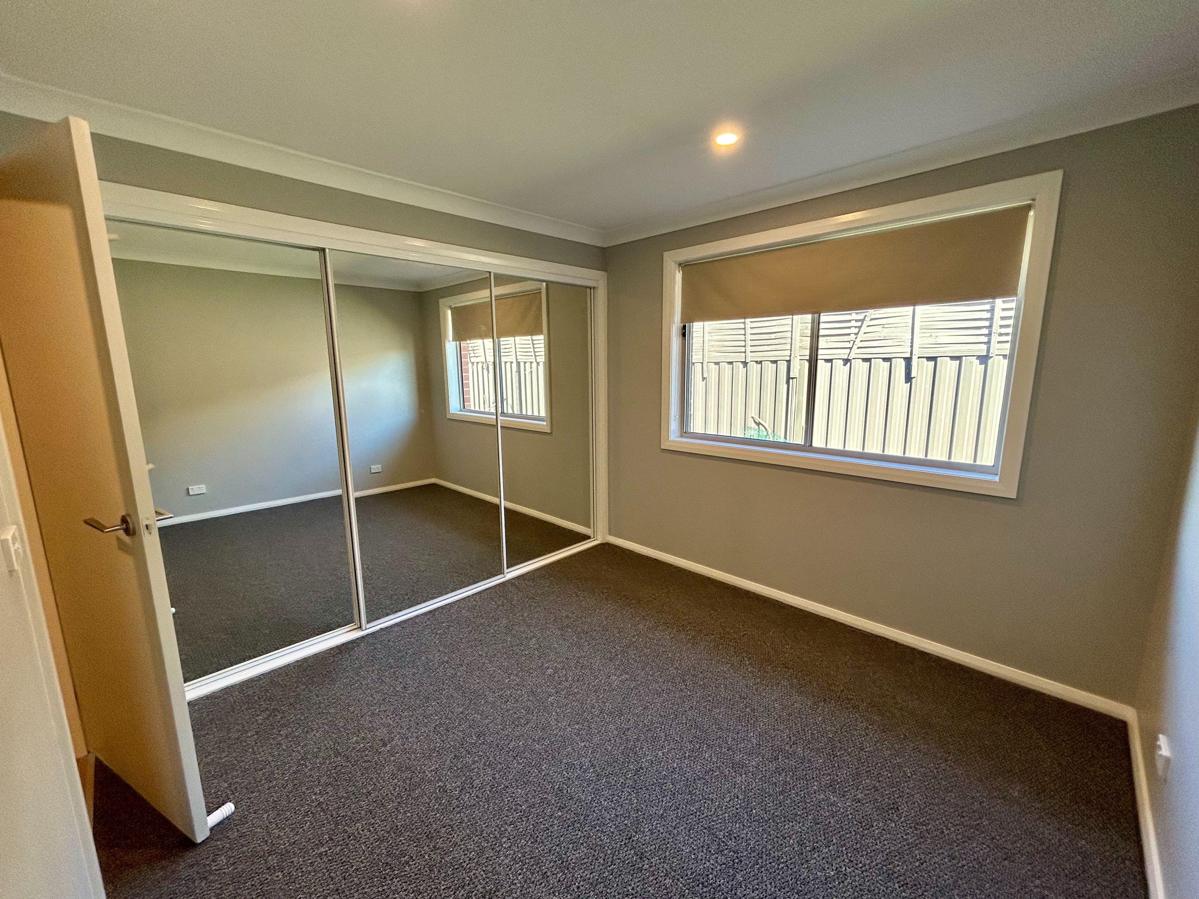 3 Bedroom 2 Bathroom - Double Car Garage - Secure Yard