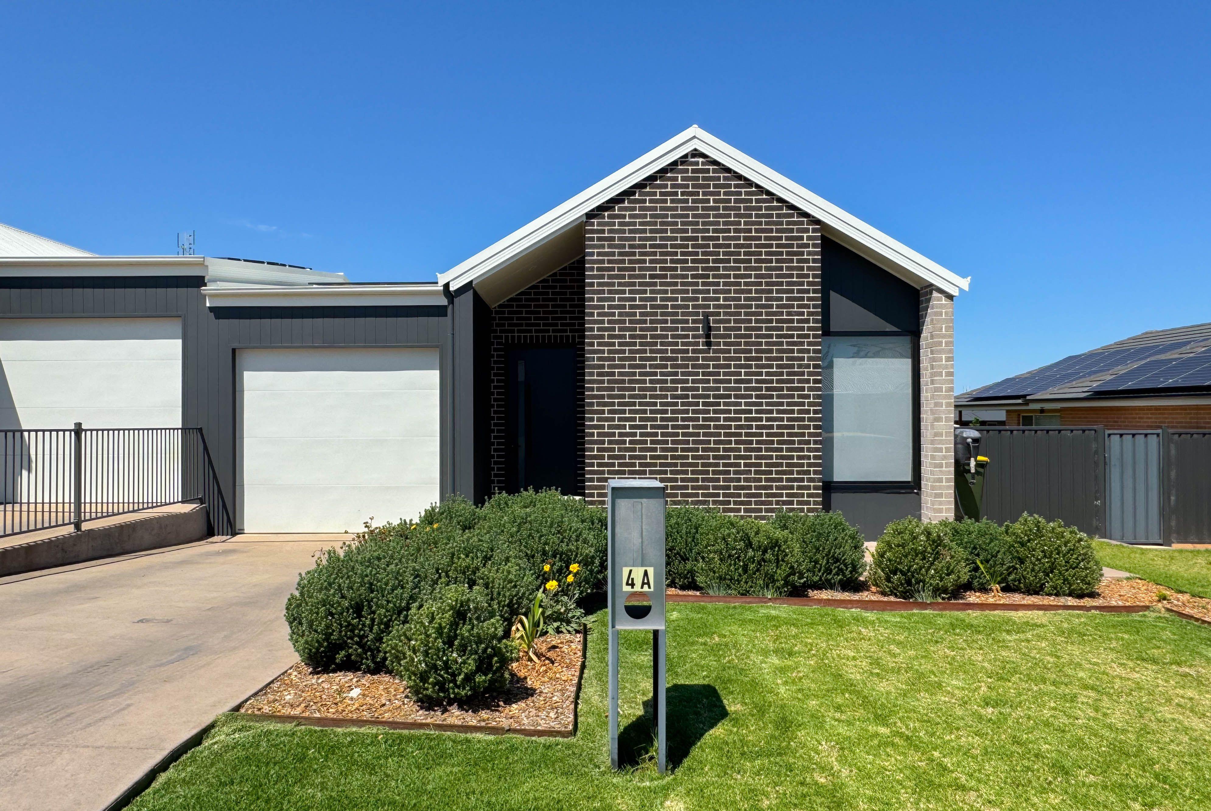 Prop-GPT: DuplexSemi-detached: NSW Parkes, NSW 2870 Home For Rent