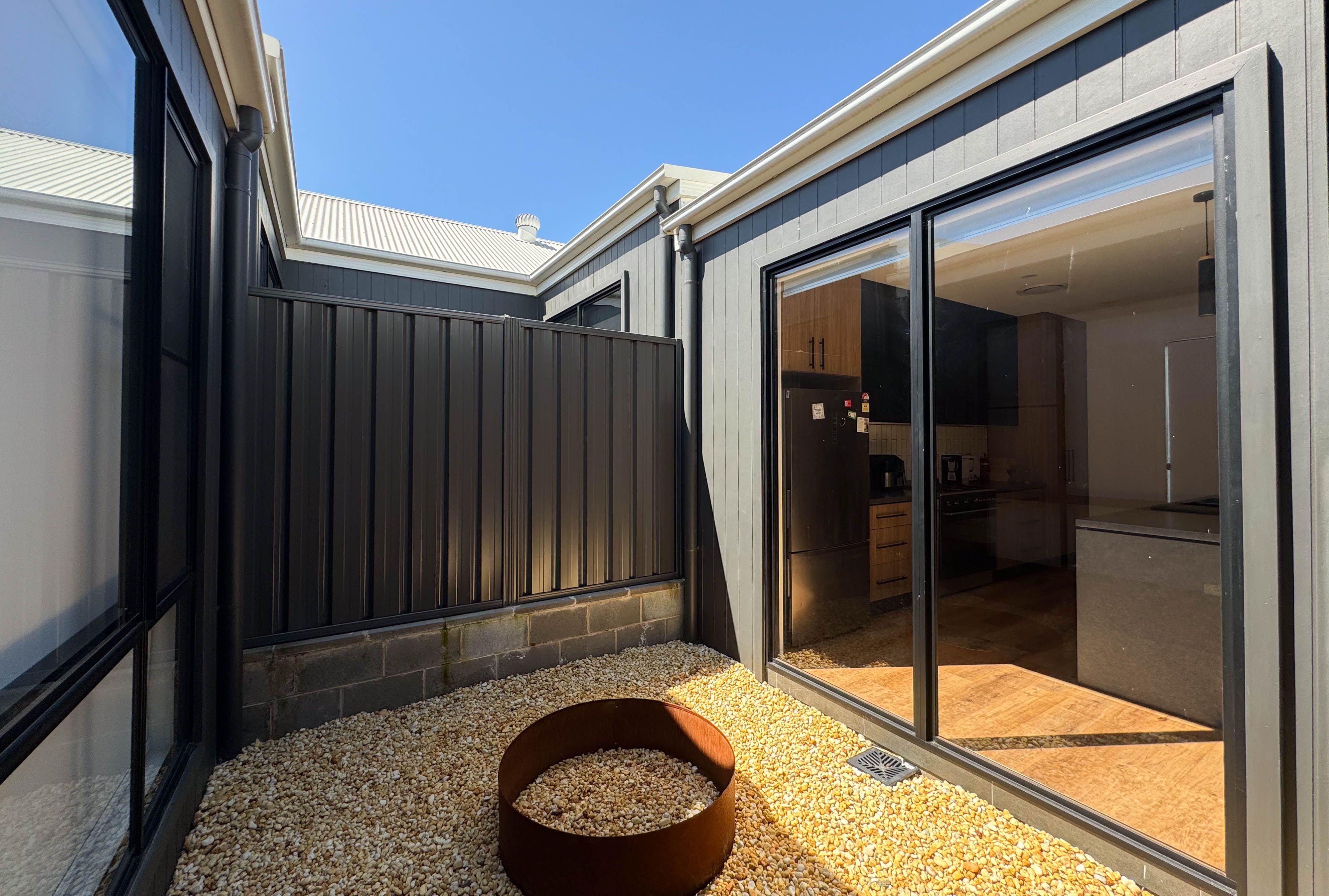DuplexSemi-detached for Rent: Parkes, NSW 2870, NSW, 2870