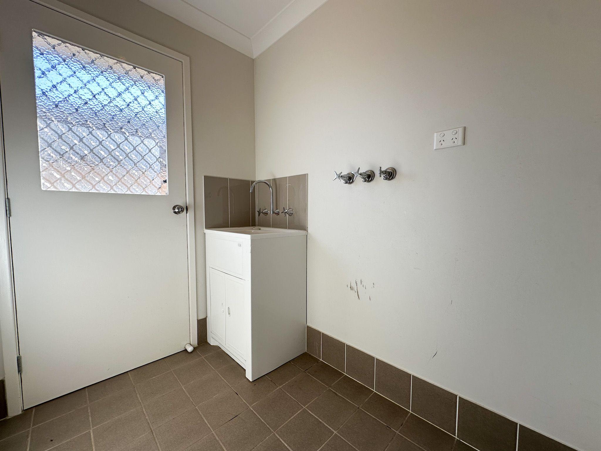 House for Rent: Spring Farm, NSW 2570, NSW, 2570