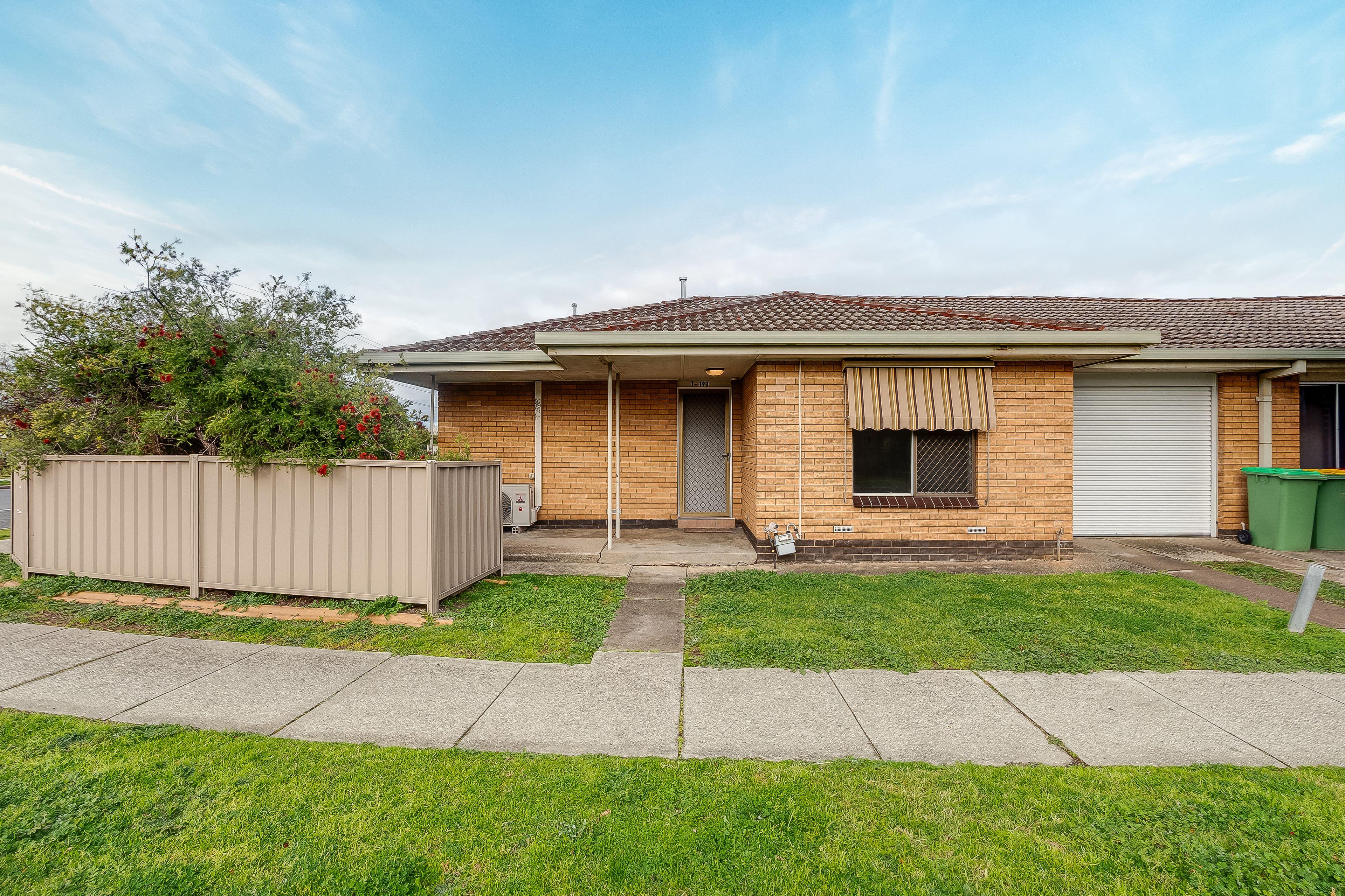 Prop-GPT: House: NSW Lavington, NSW 2641 Home For Rent