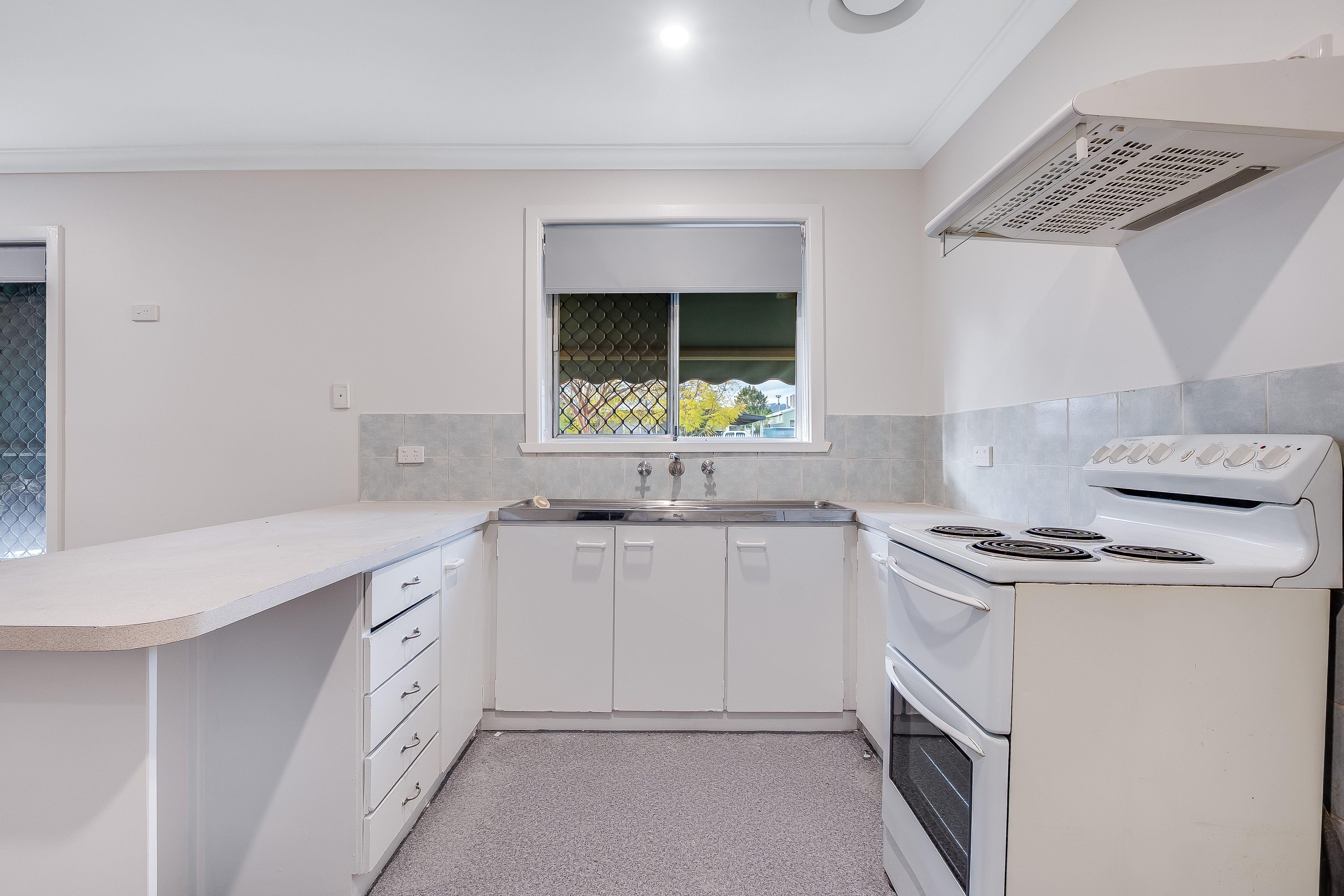 House for Rent: Lavington, NSW 2641, NSW, 2641