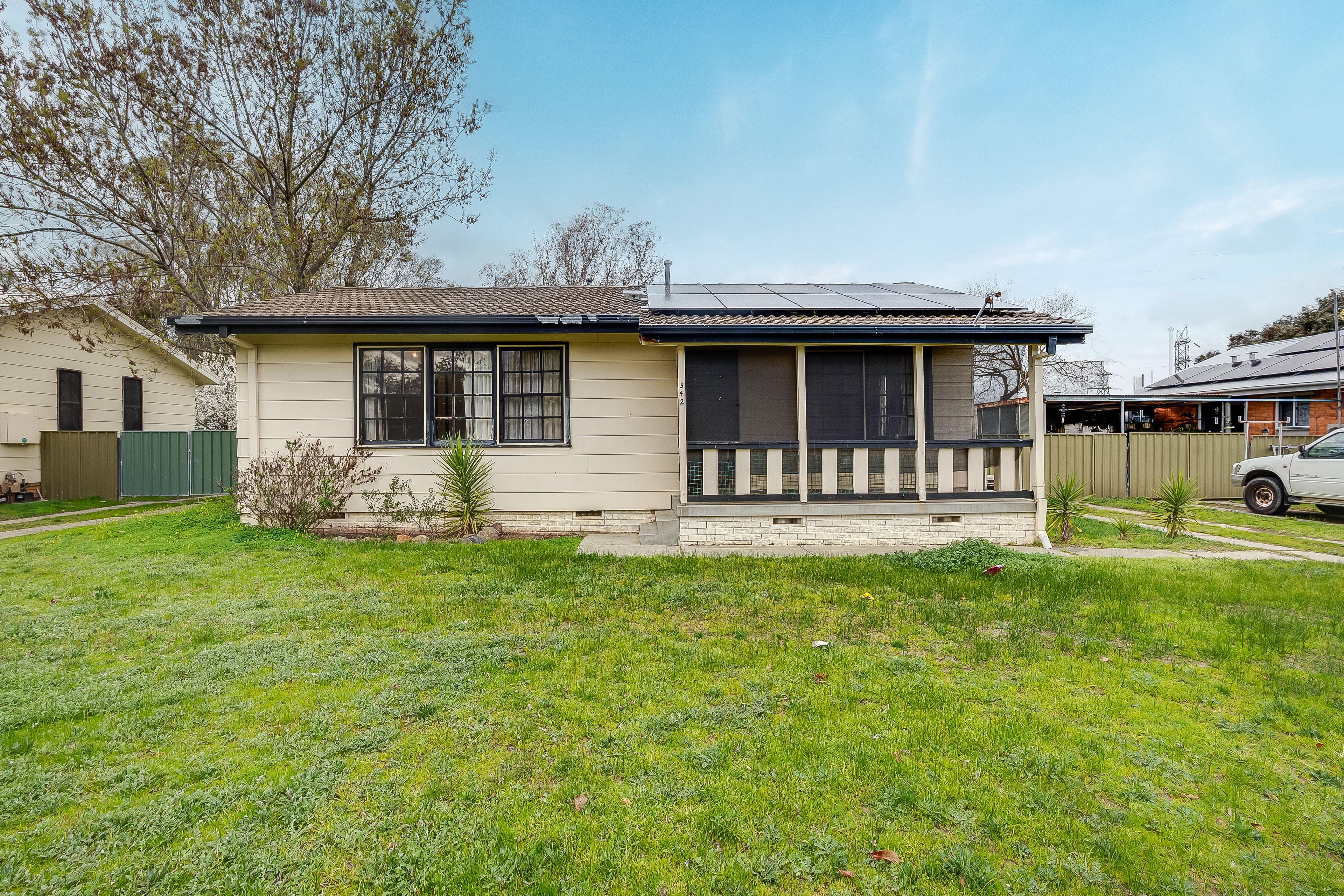 Prop-GPT: House: NSW Lavington, NSW 2641 Home For Rent