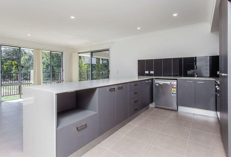 SPACIOUS HOME OVERLOOKING BUSHLAND