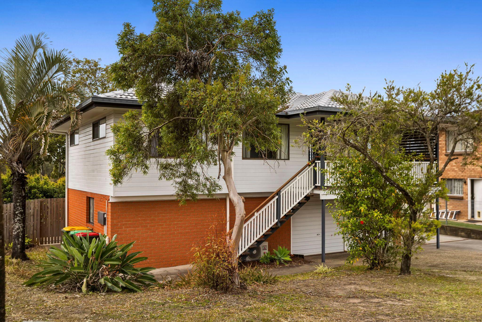 Prop-GPT: House: QLD Carina, QLD 4152 Home For Rent