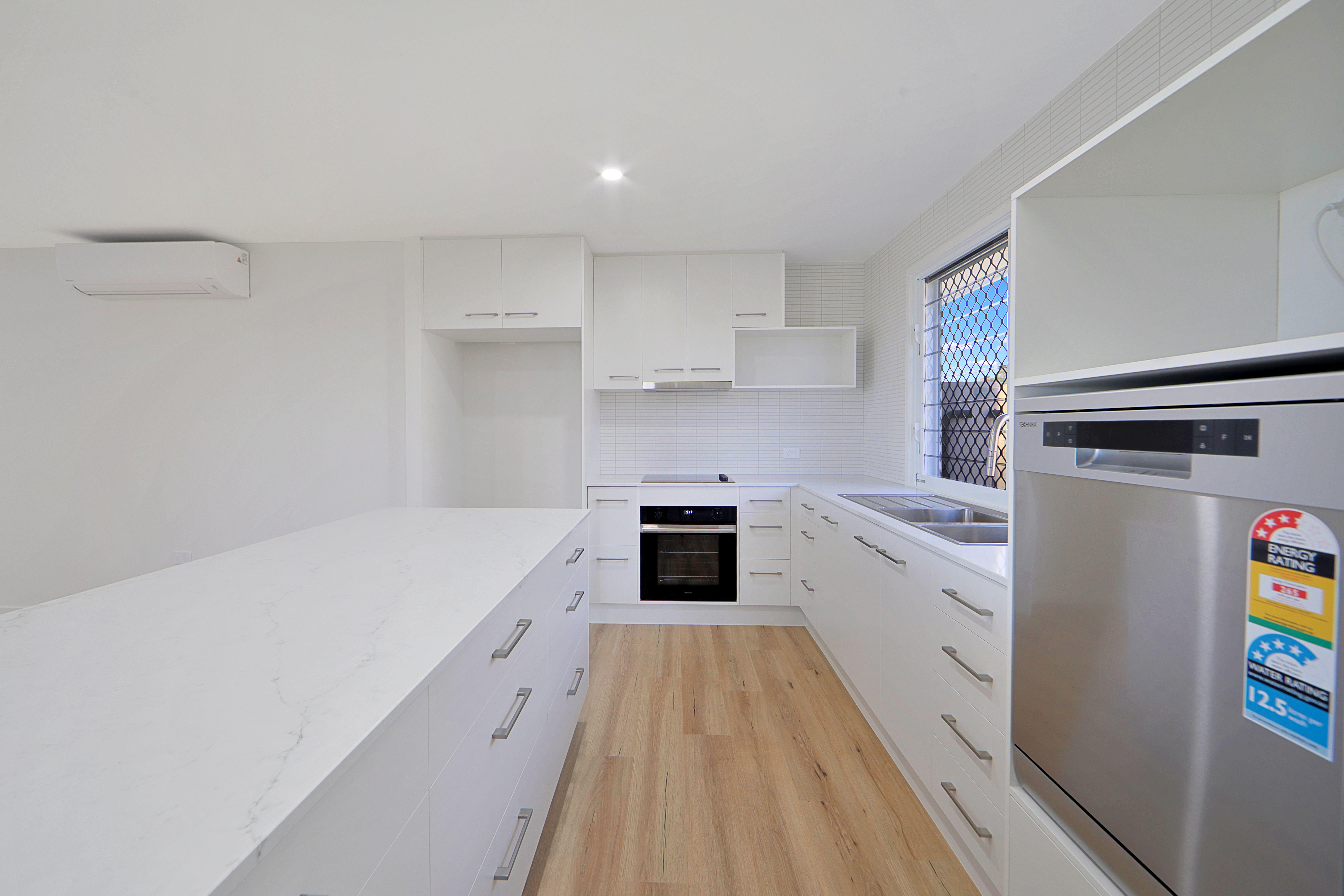 Stunning 4 Bedroom Family Home in Bargara - Only minutes to Kelly's Beach