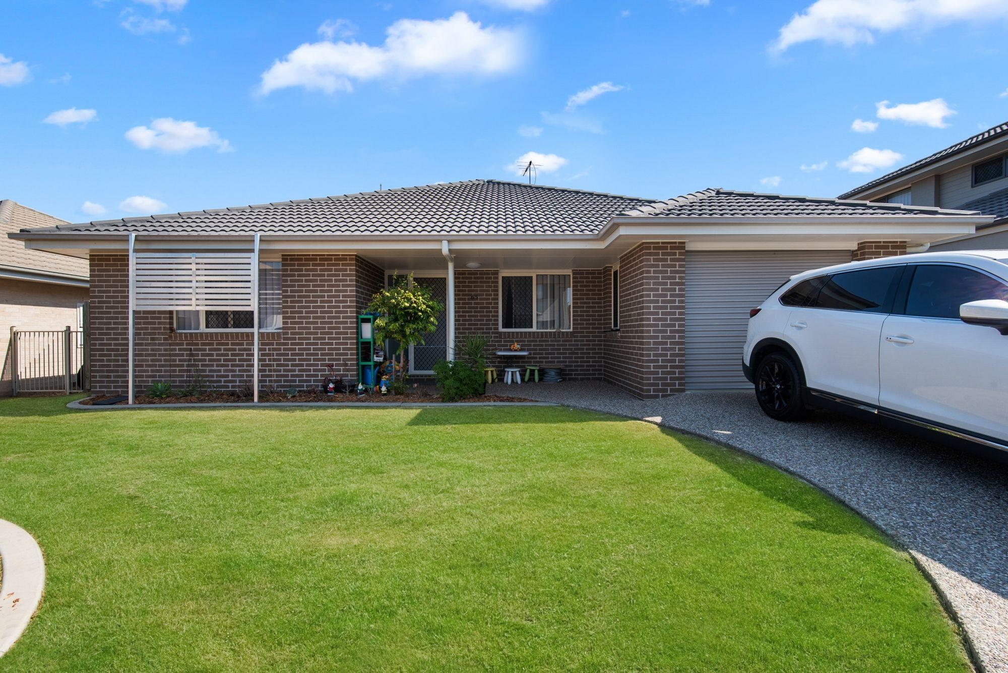 Prop-GPT: Townhouse: QLD Griffin, QLD 4503 Home For Rent