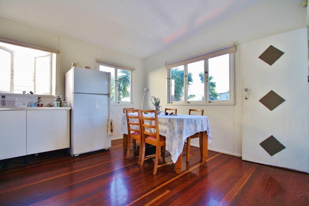 House for Rent: Holland Park West, QLD 4121, QLD, 4121