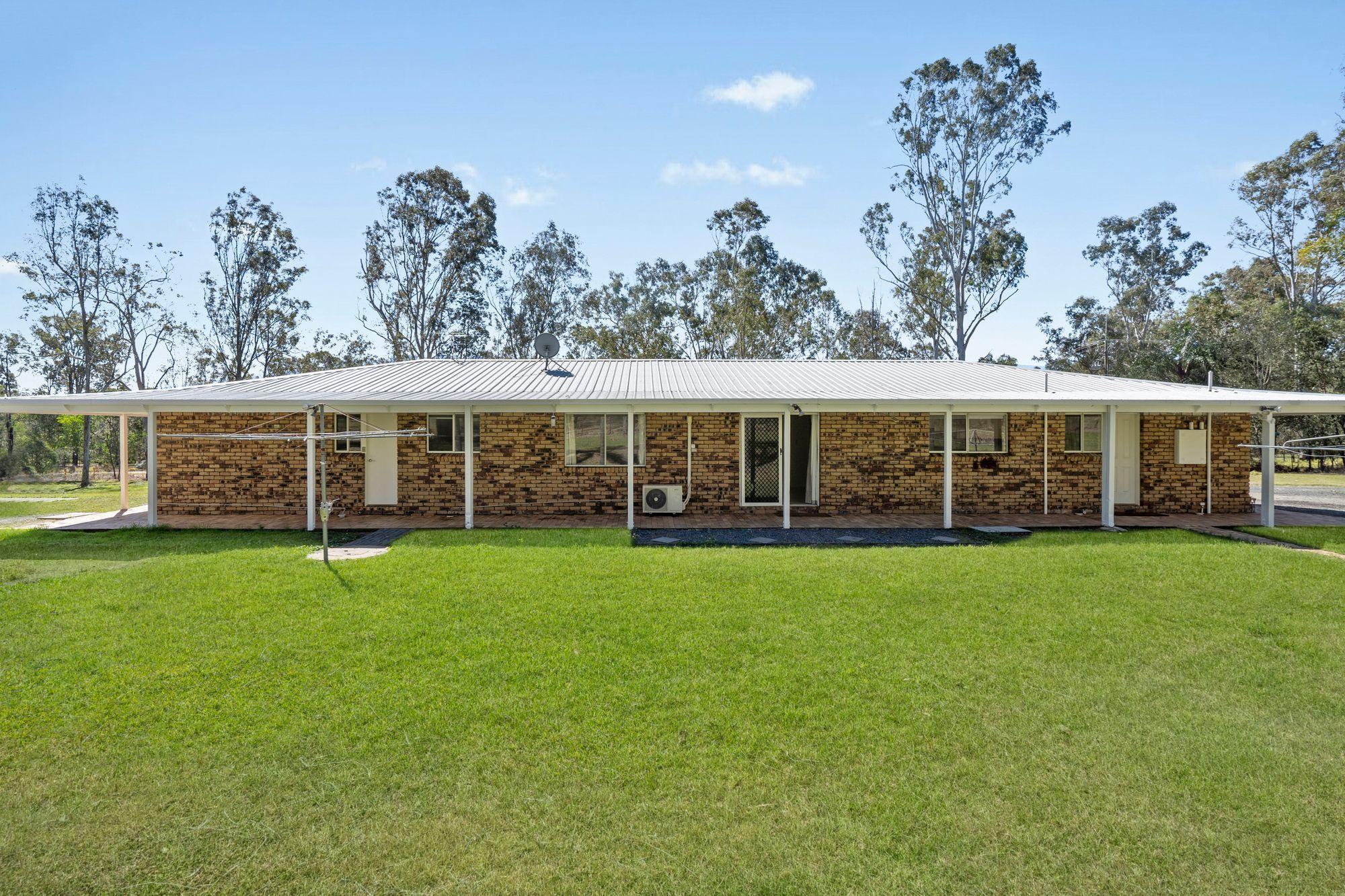 Dual Living Acreage Retreat - Freshly Renovated on 6.2 Hectares