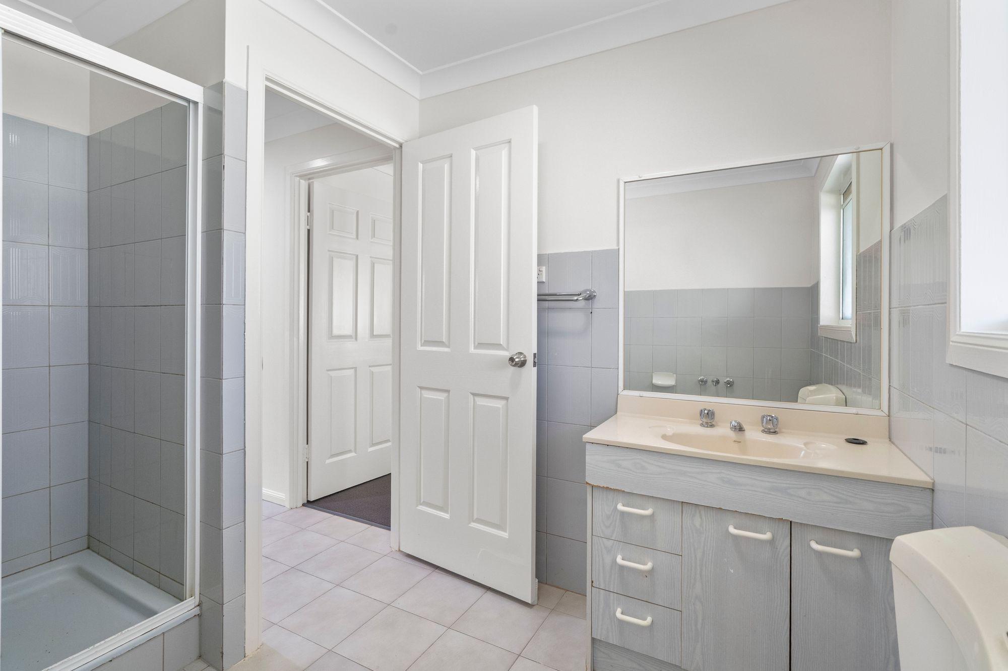 Dual Living Acreage Retreat - Freshly Renovated on 6.2 Hectares