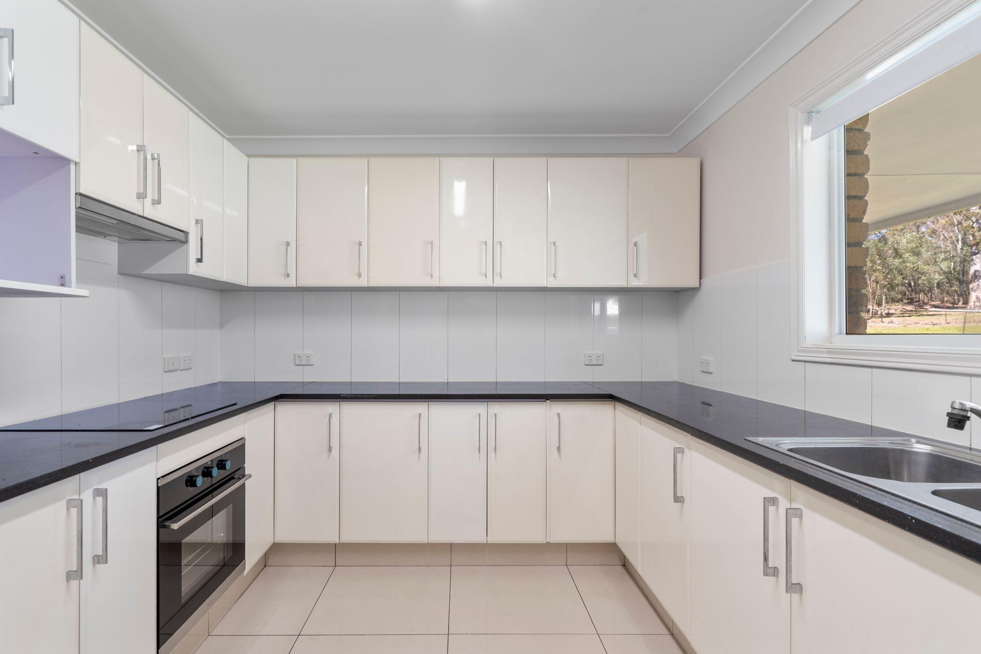 Dual Living Acreage Retreat - Freshly Renovated on 6.2 Hectares