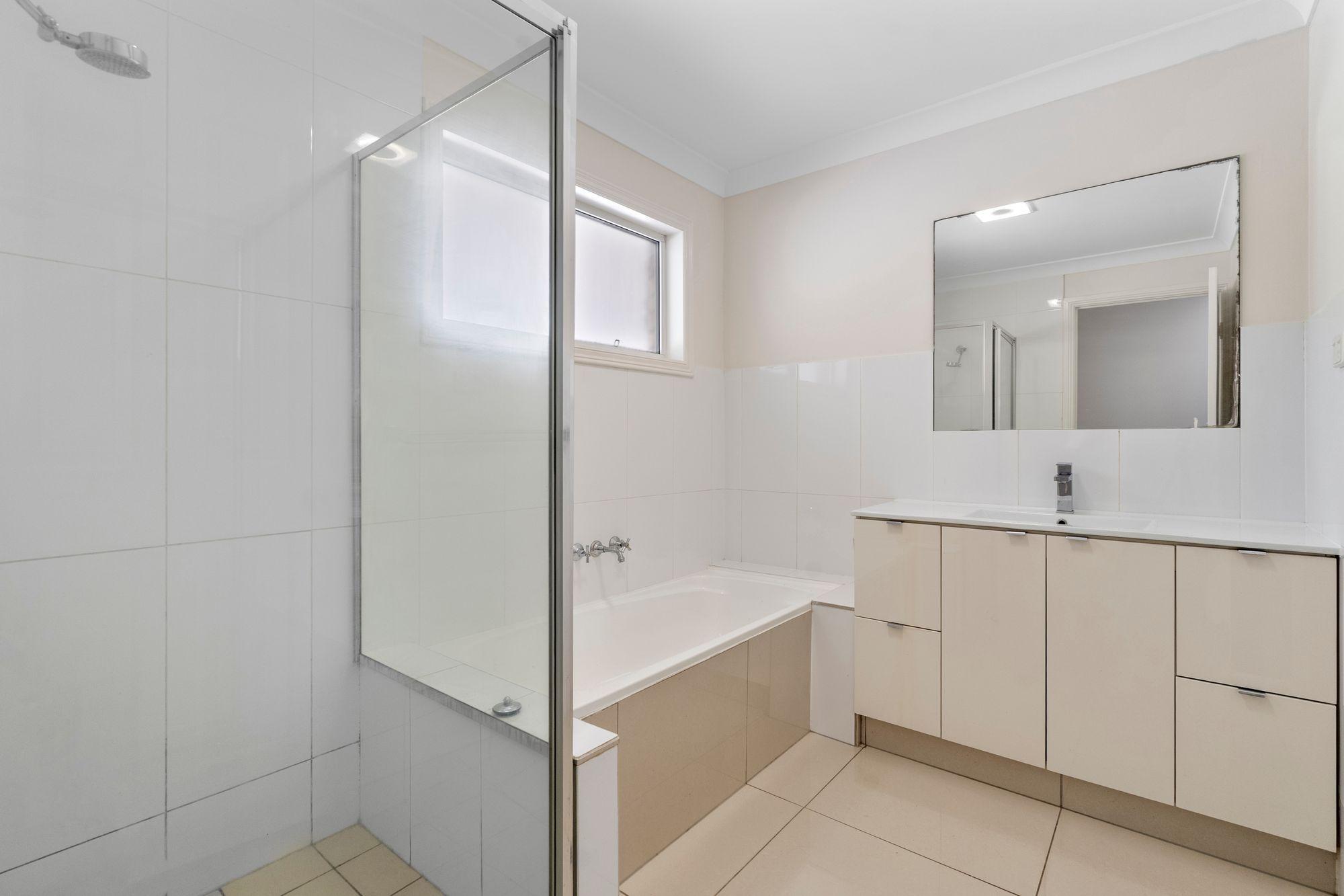 Dual Living Acreage Retreat - Freshly Renovated on 6.2 Hectares