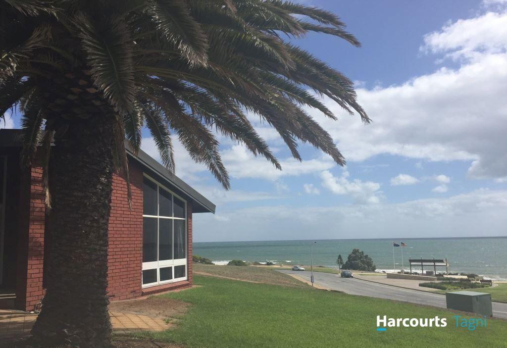 1 Dutchman Drive, HALLETT COVE, SA 5158 - House for Rent - harcourts.net