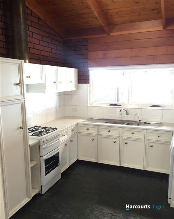 1 Dutchman Drive, HALLETT COVE, SA 5158 - House for Rent - harcourts.net