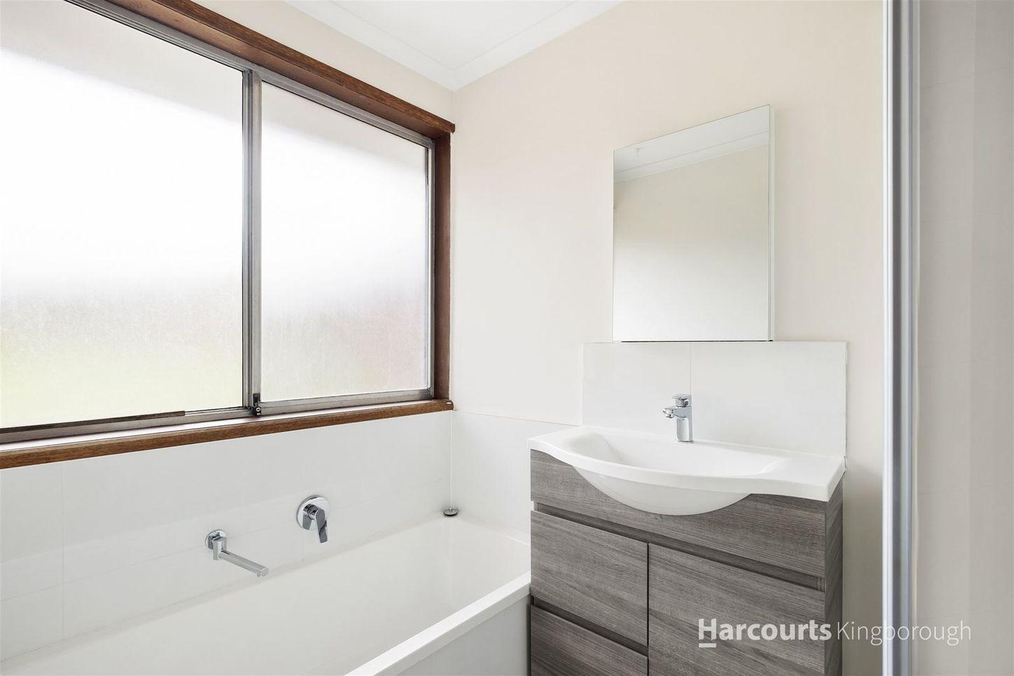 House for Rent: Blackmans Bay, TAS 7052, TAS, 7052