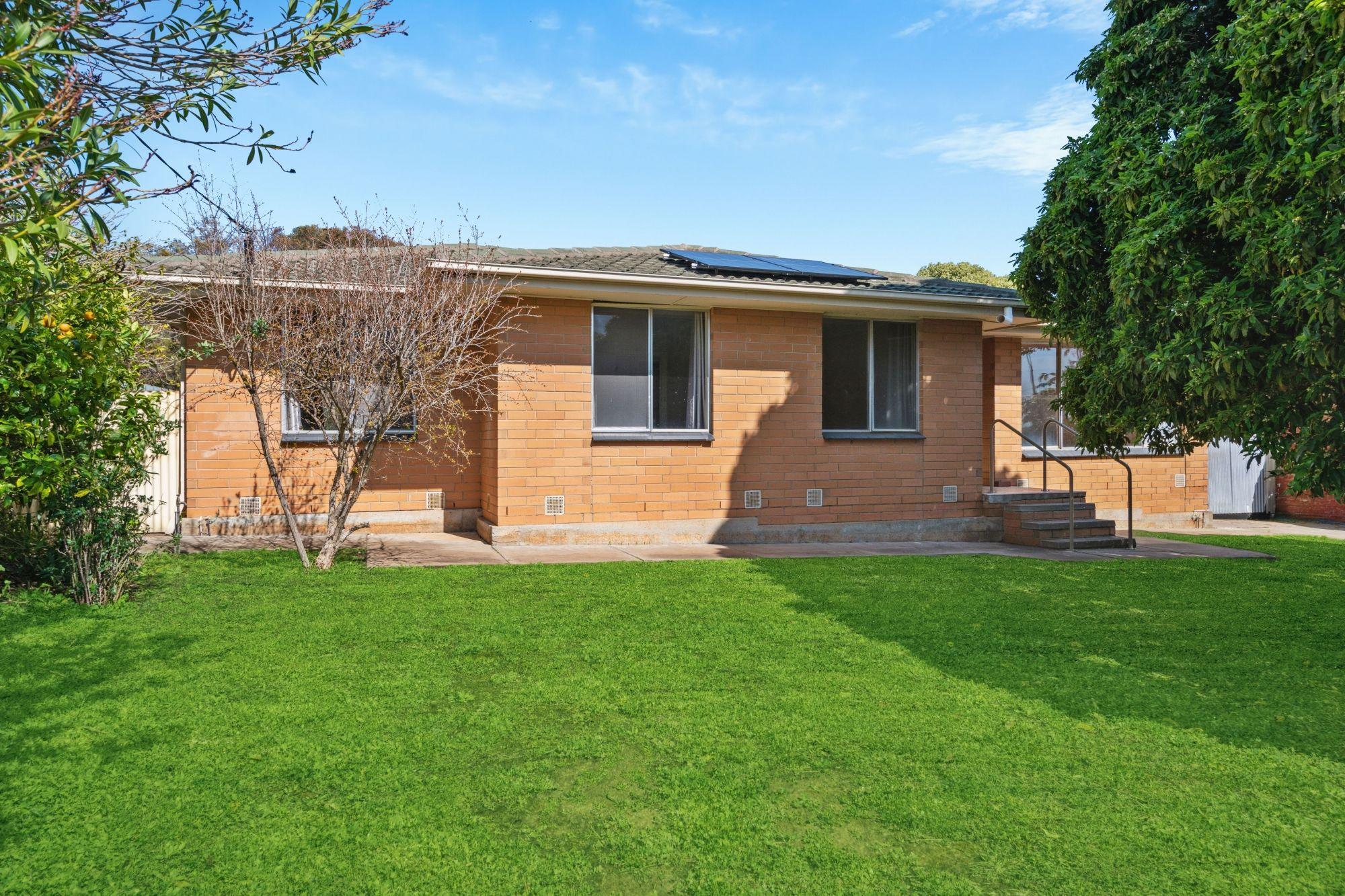 Prop-GPT: House: SA Christie Downs, SA 5164 Home For Rent