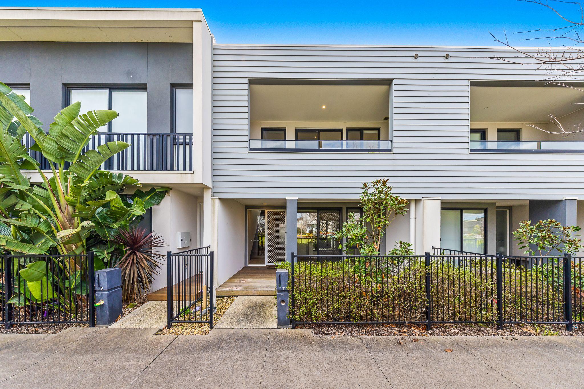 Prop-GPT: Townhouse: VIC Lyndhurst, VIC 3975 Home For Rent
