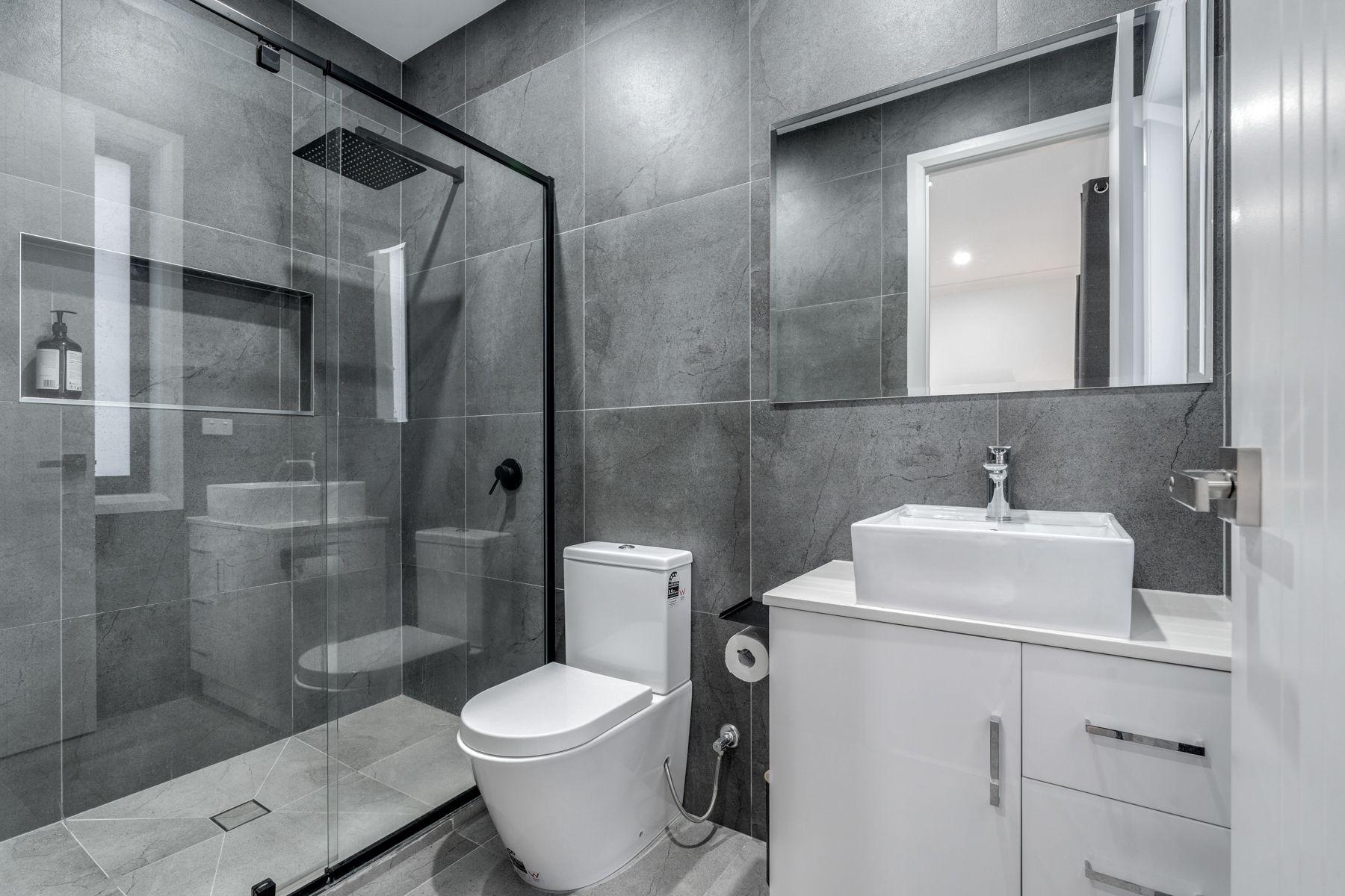 Modern Family Home, Two Master Bedrooms