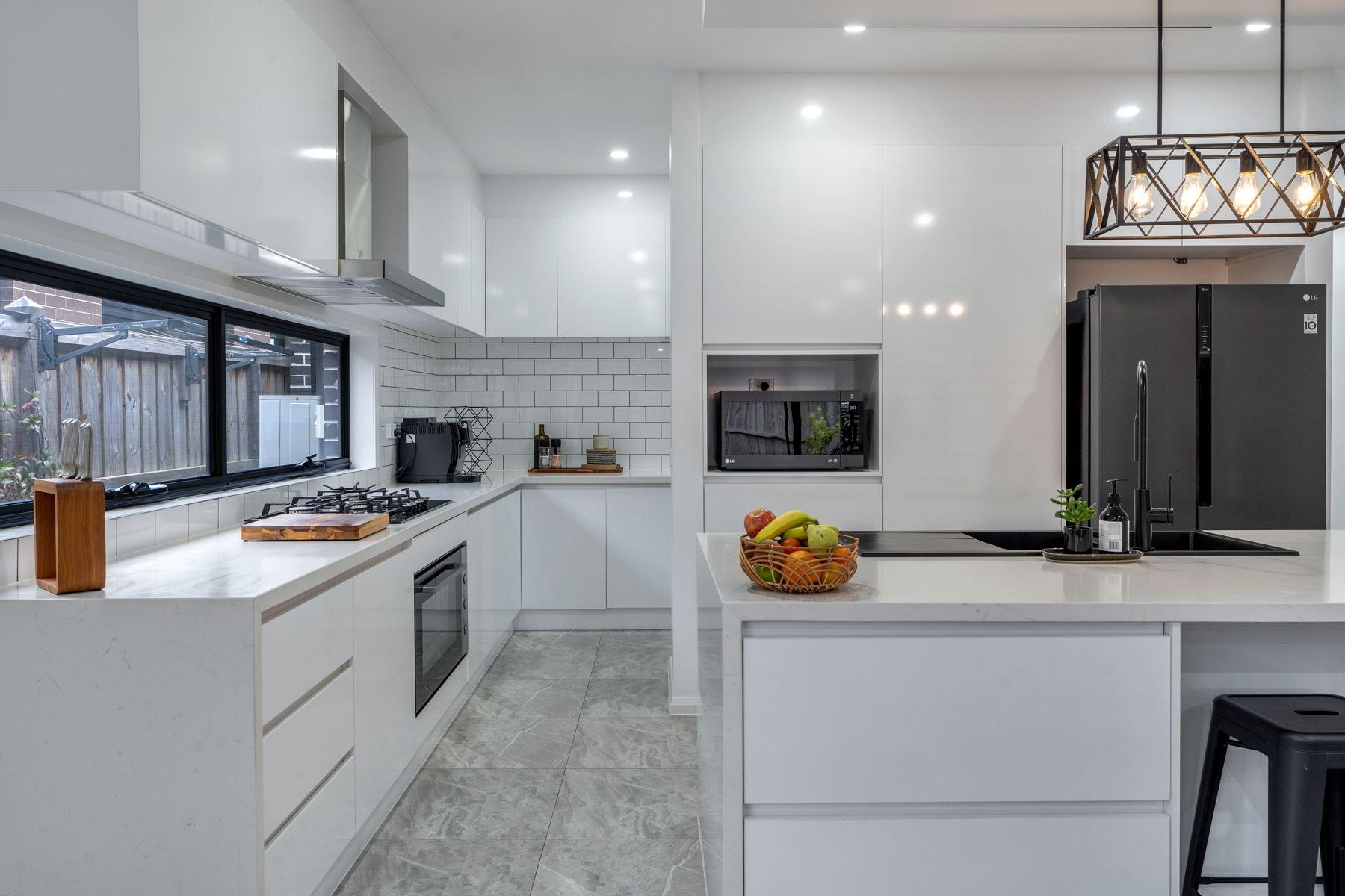 Modern Family Home, Two Master Bedrooms