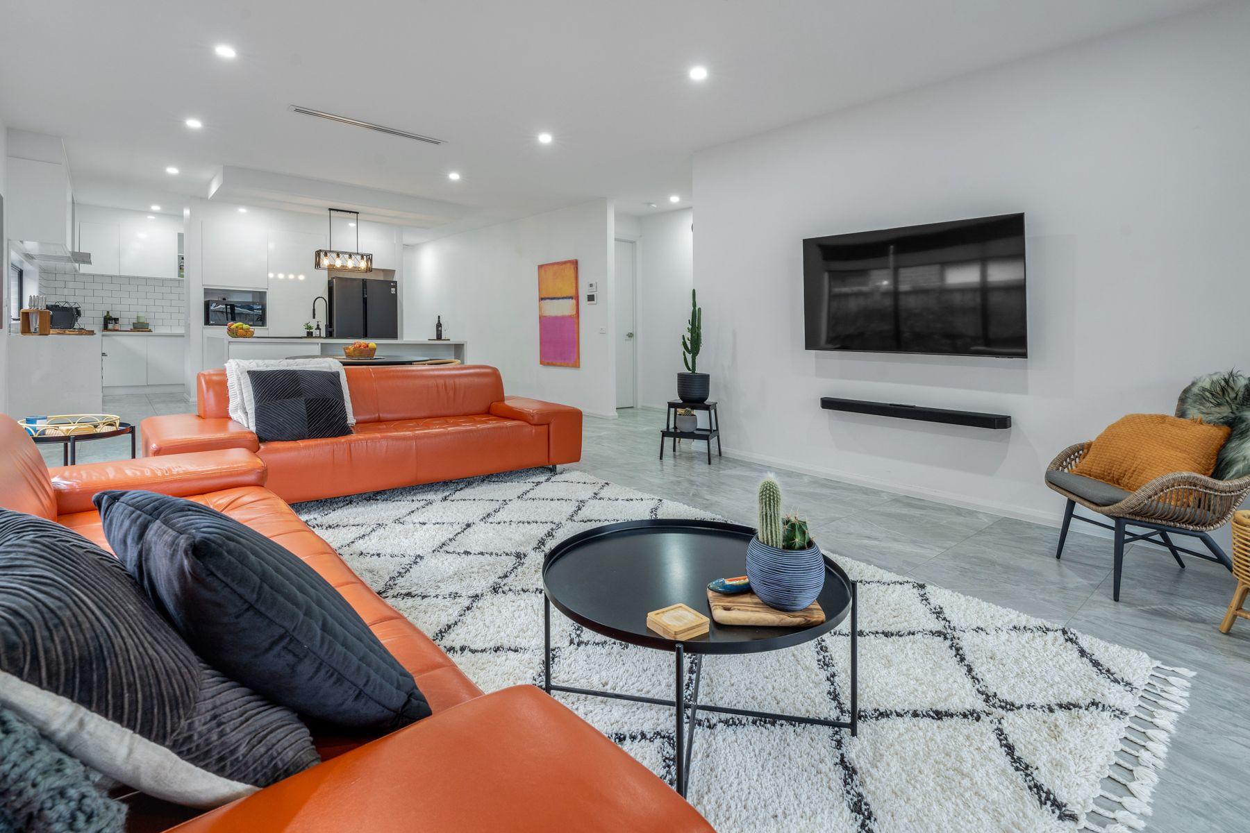 Modern Family Home, Two Master Bedrooms