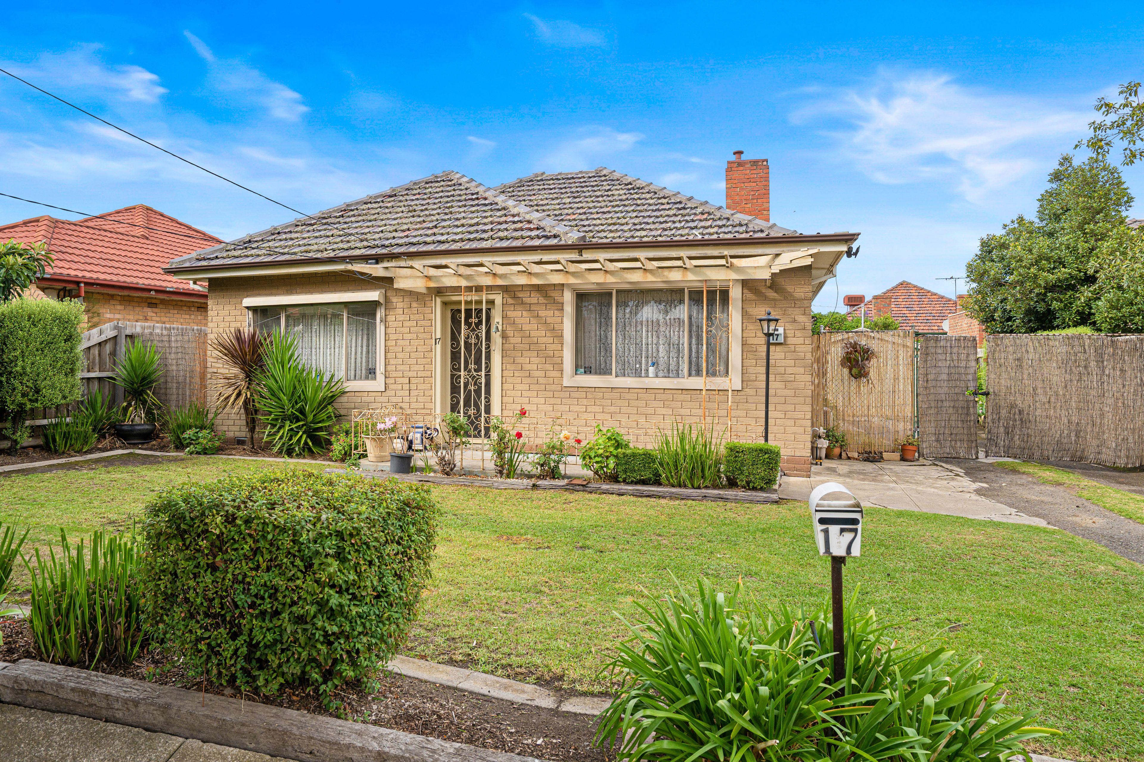 Prop-GPT: House: VIC Fawkner, VIC 3060 Home For Rent