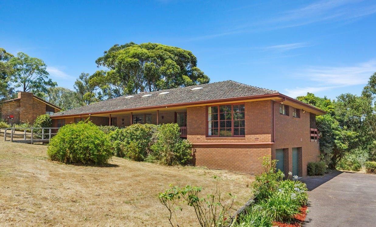 Prop-GPT: House: VIC Hurstbridge, VIC 3099 Home For Rent