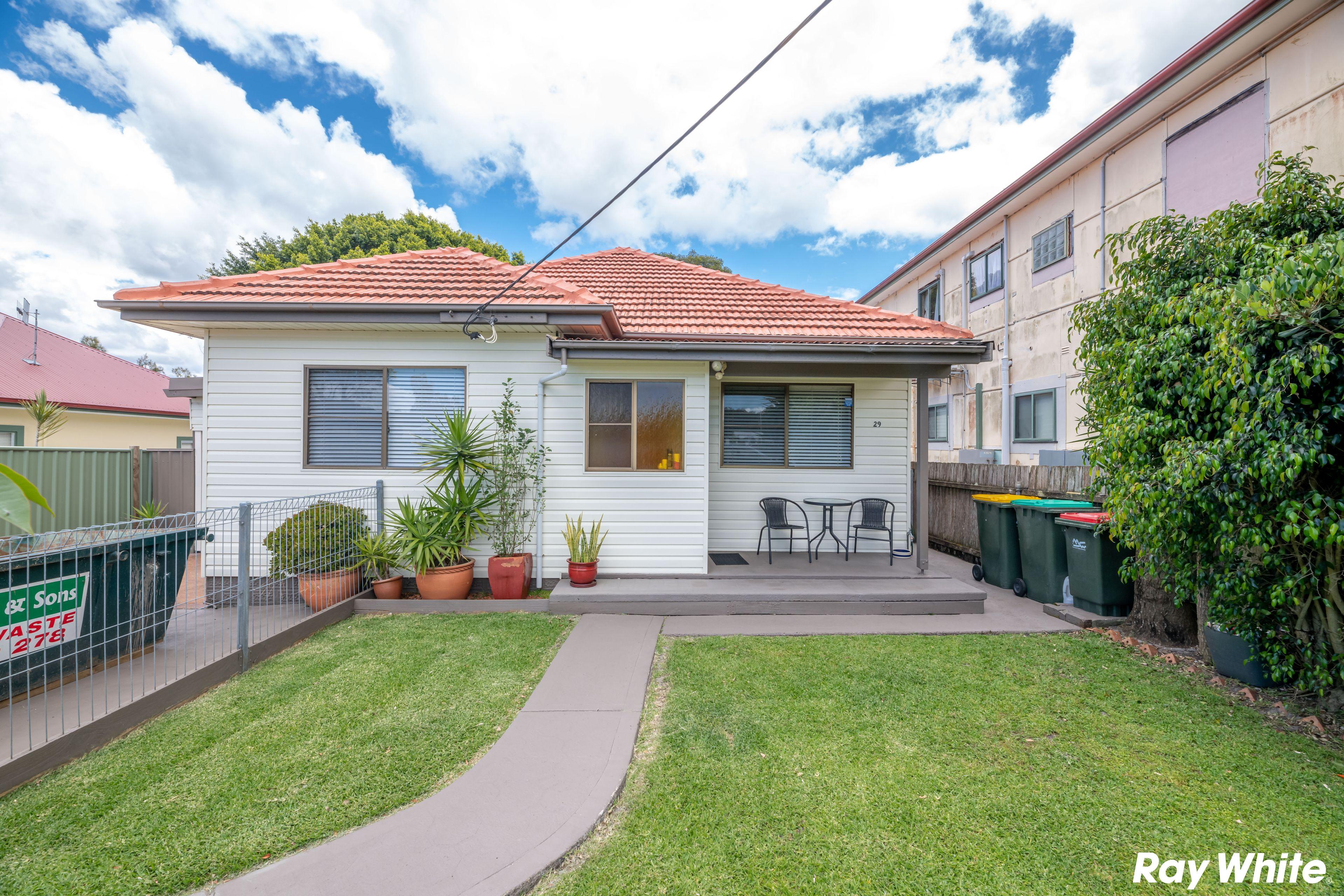 Prop-GPT: House: NSW Forster, NSW 2428 Home For Rent