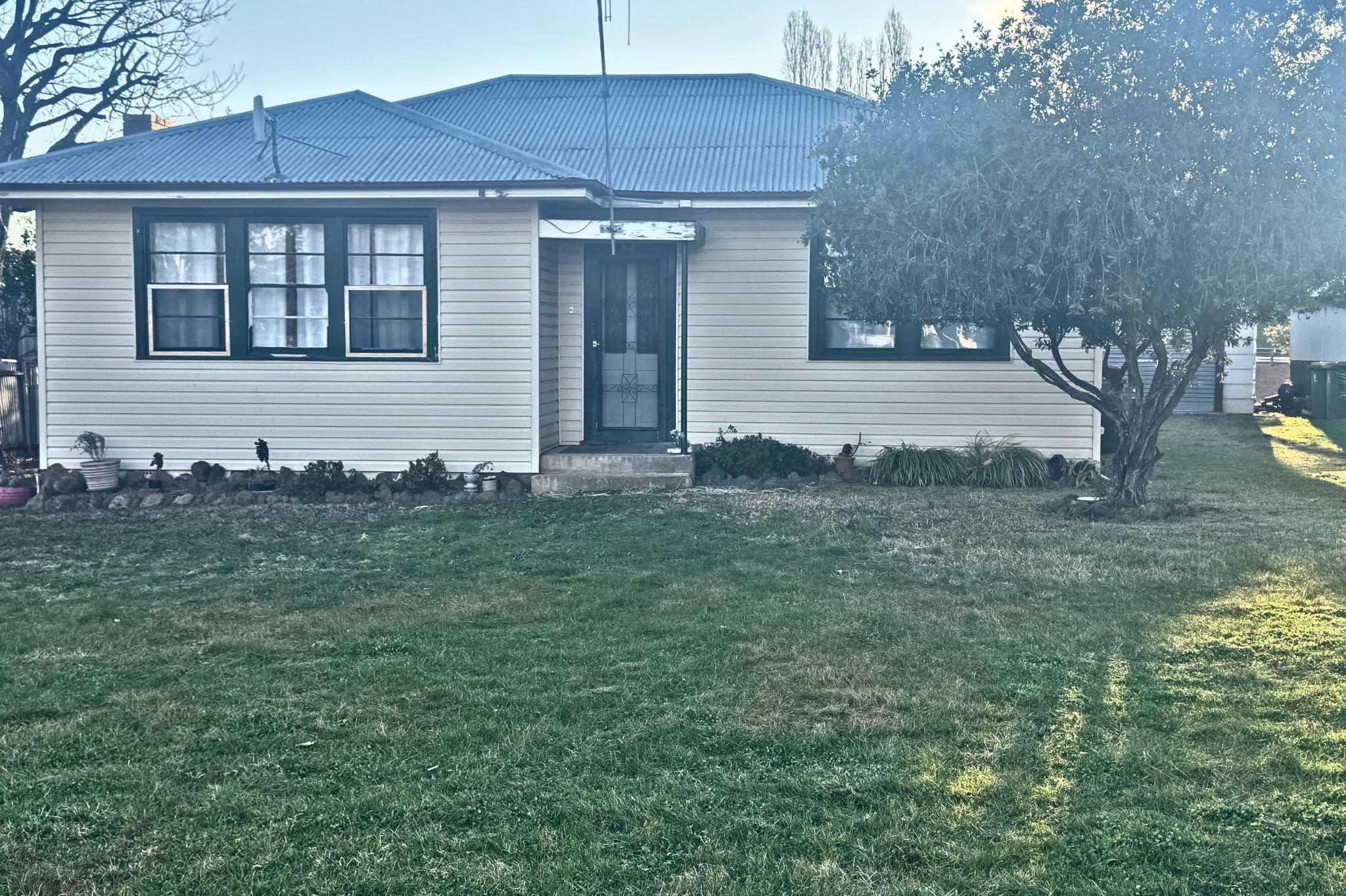 Prop-GPT: House: NSW Cudal, NSW 2864 Home For Rent